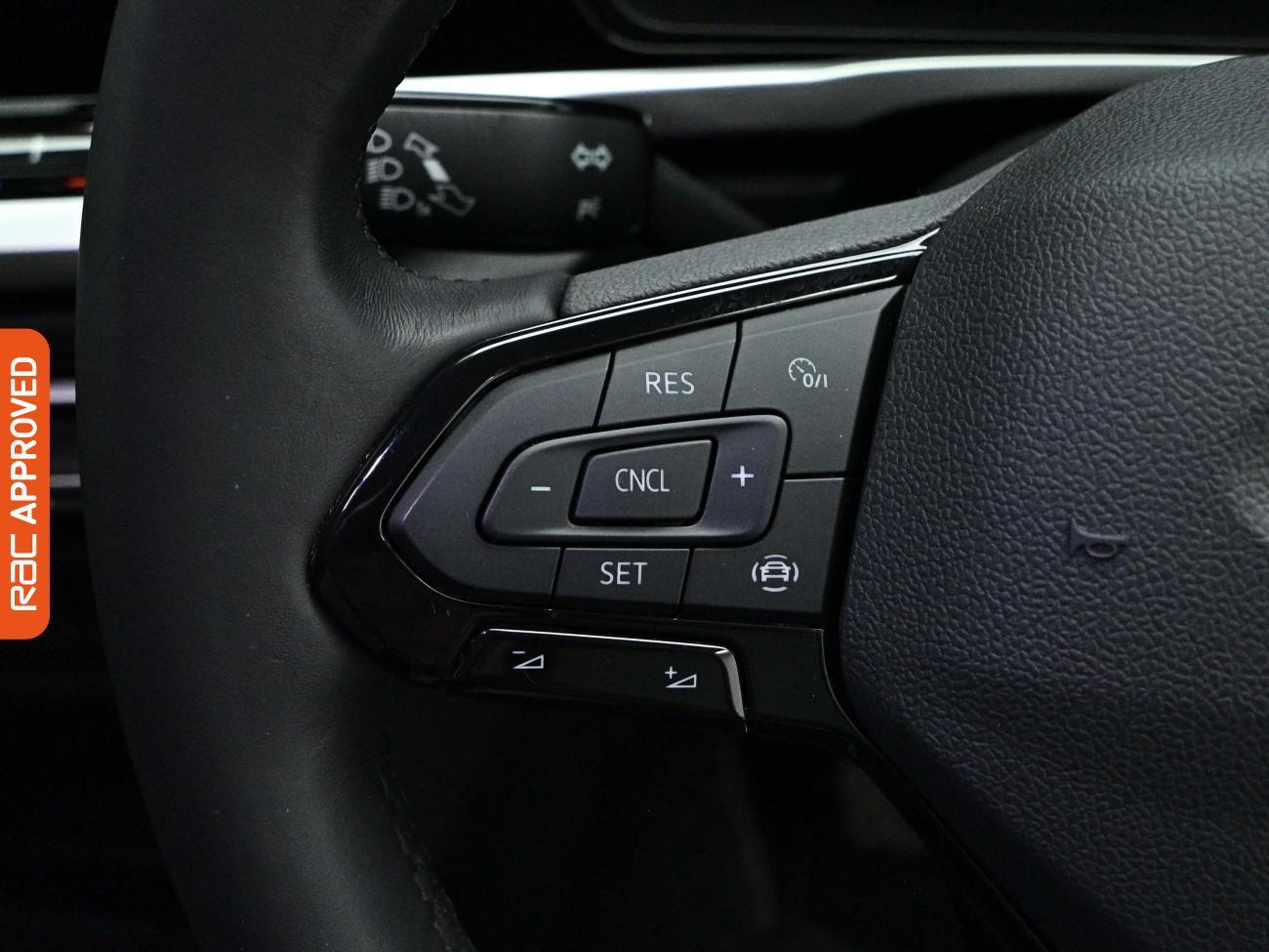 Ford Grand Tourneo Connect view 22