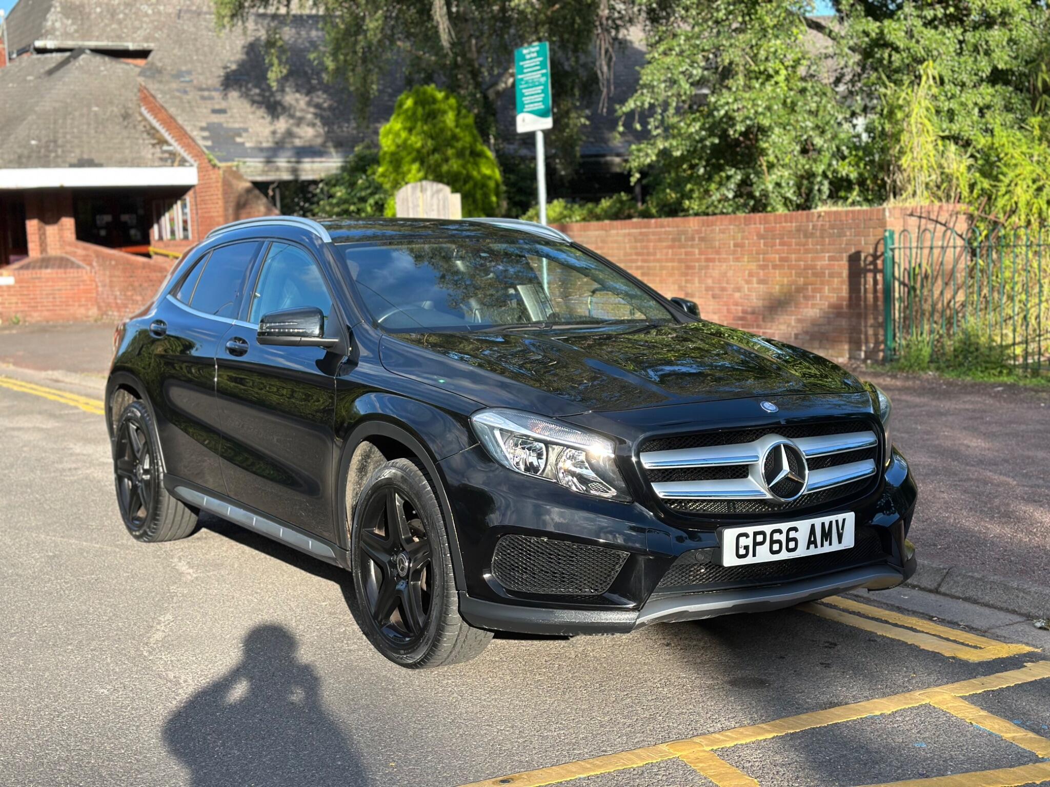 Mercedes-Benz Gla view 10