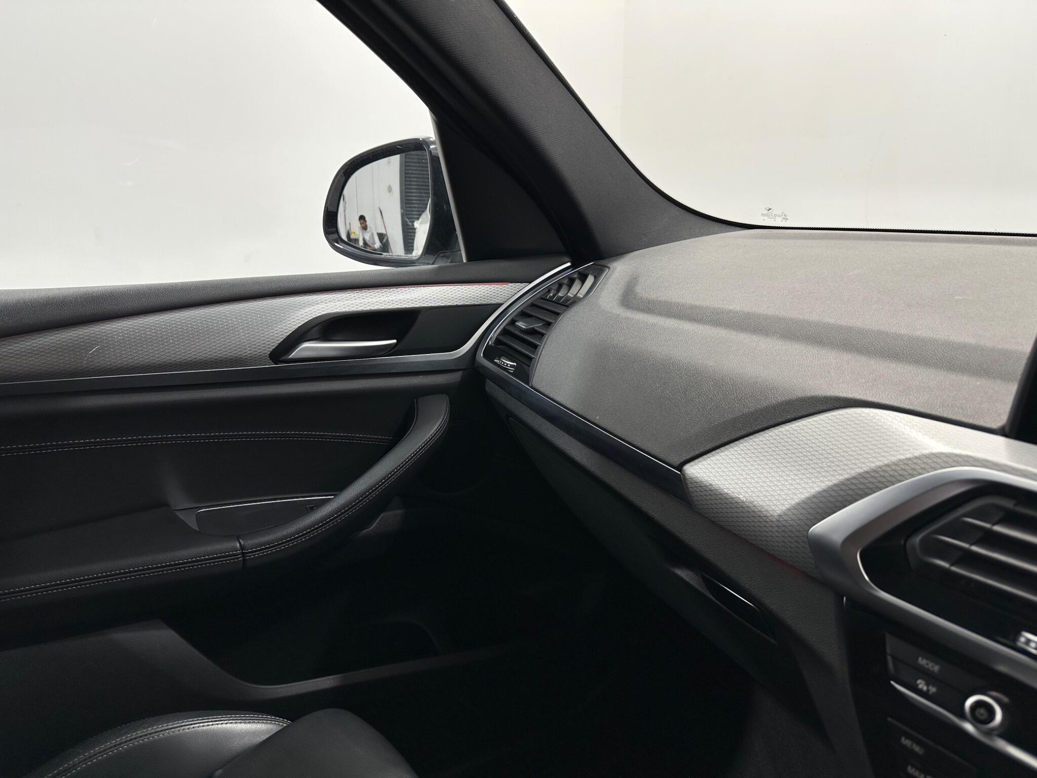 BMW X3 view 26