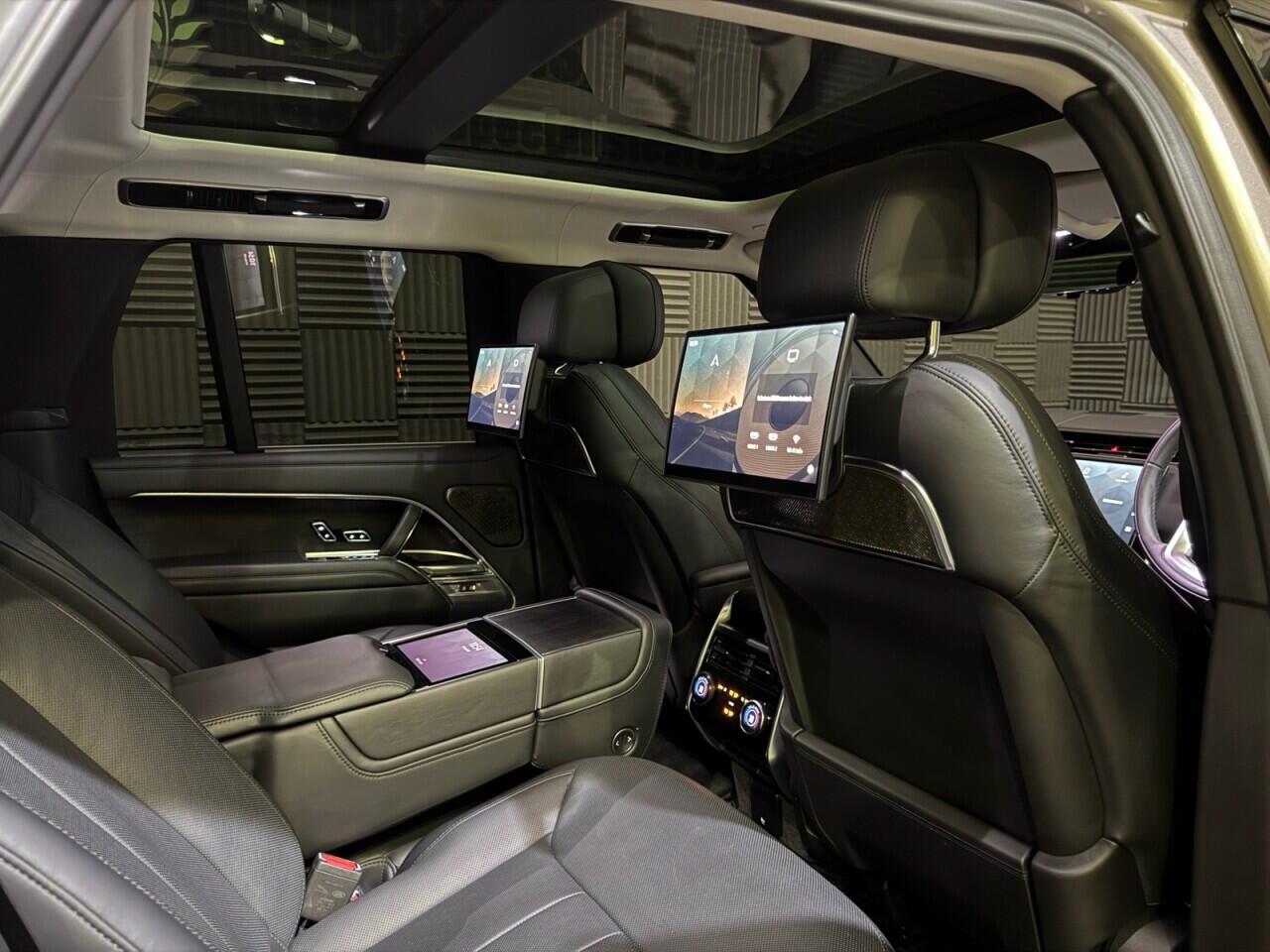 Land Rover Range Rover view 17