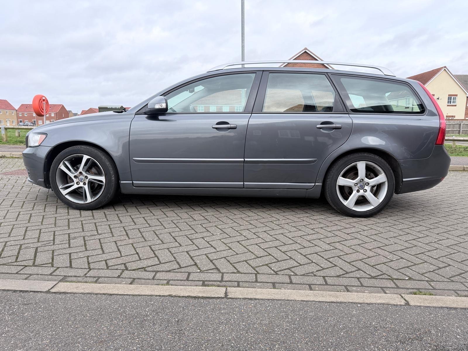 Volvo V50 view 4