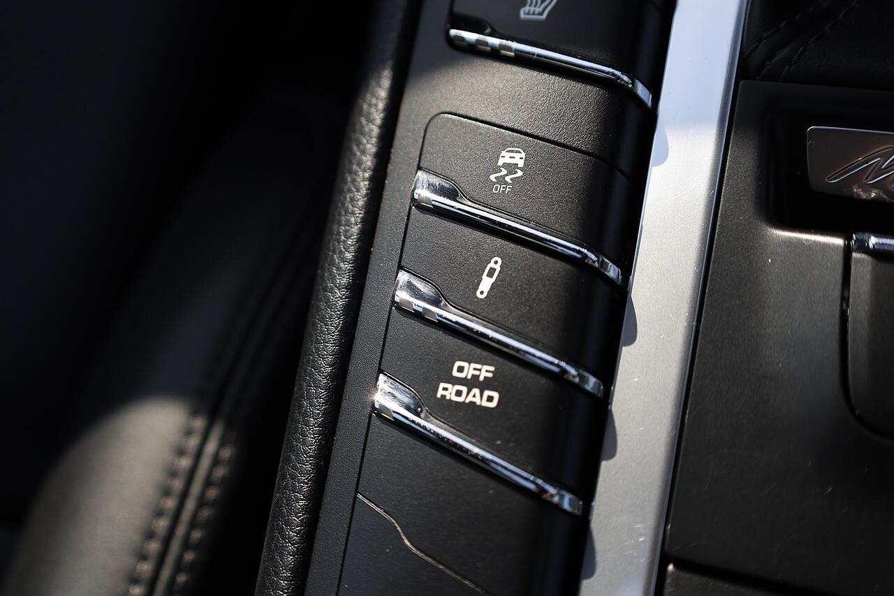 Porsche Macan view 16