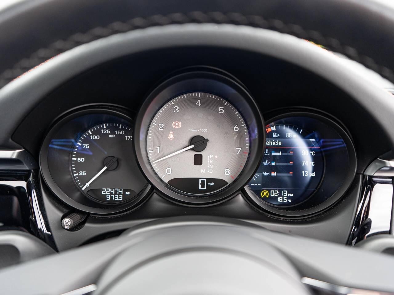 Porsche Macan view 21