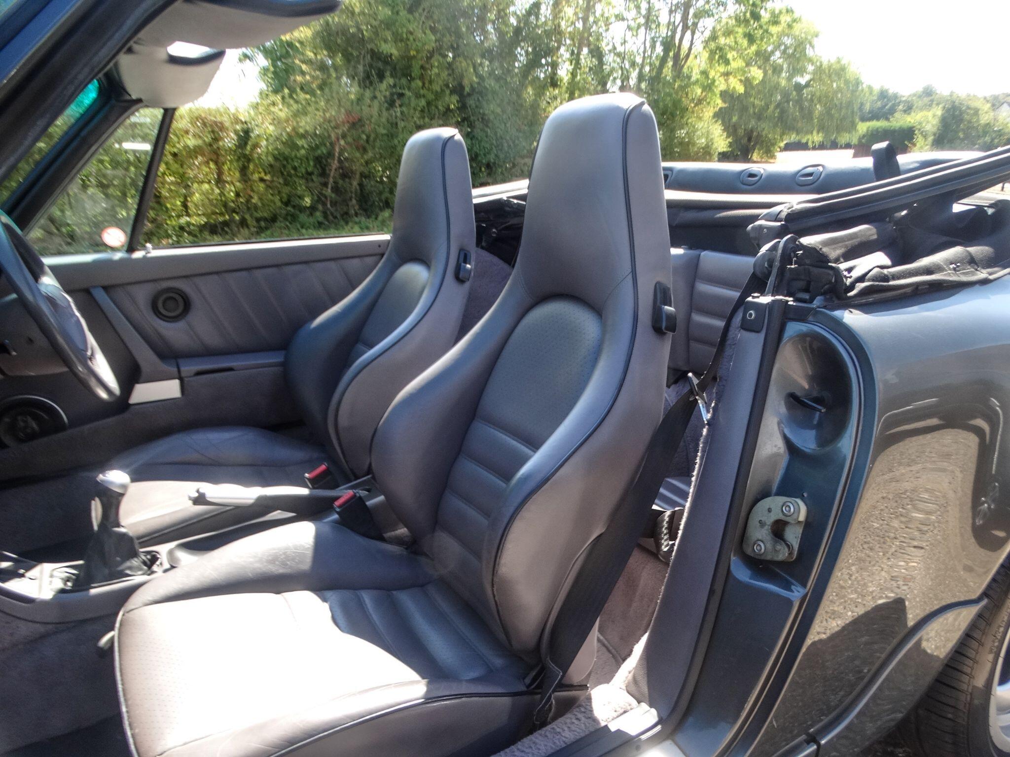 Porsche 911 view 12