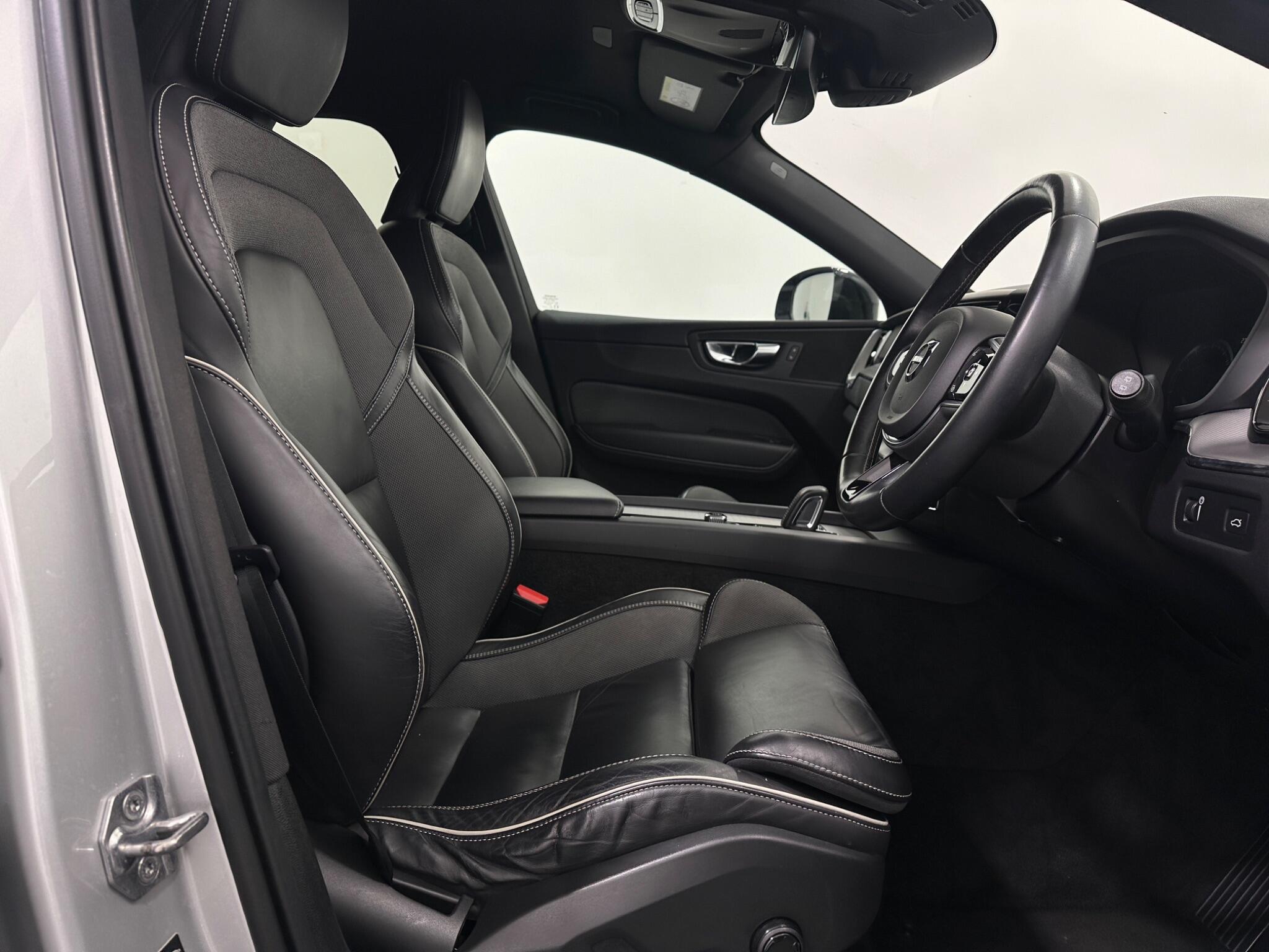 Volvo XC60 view 30