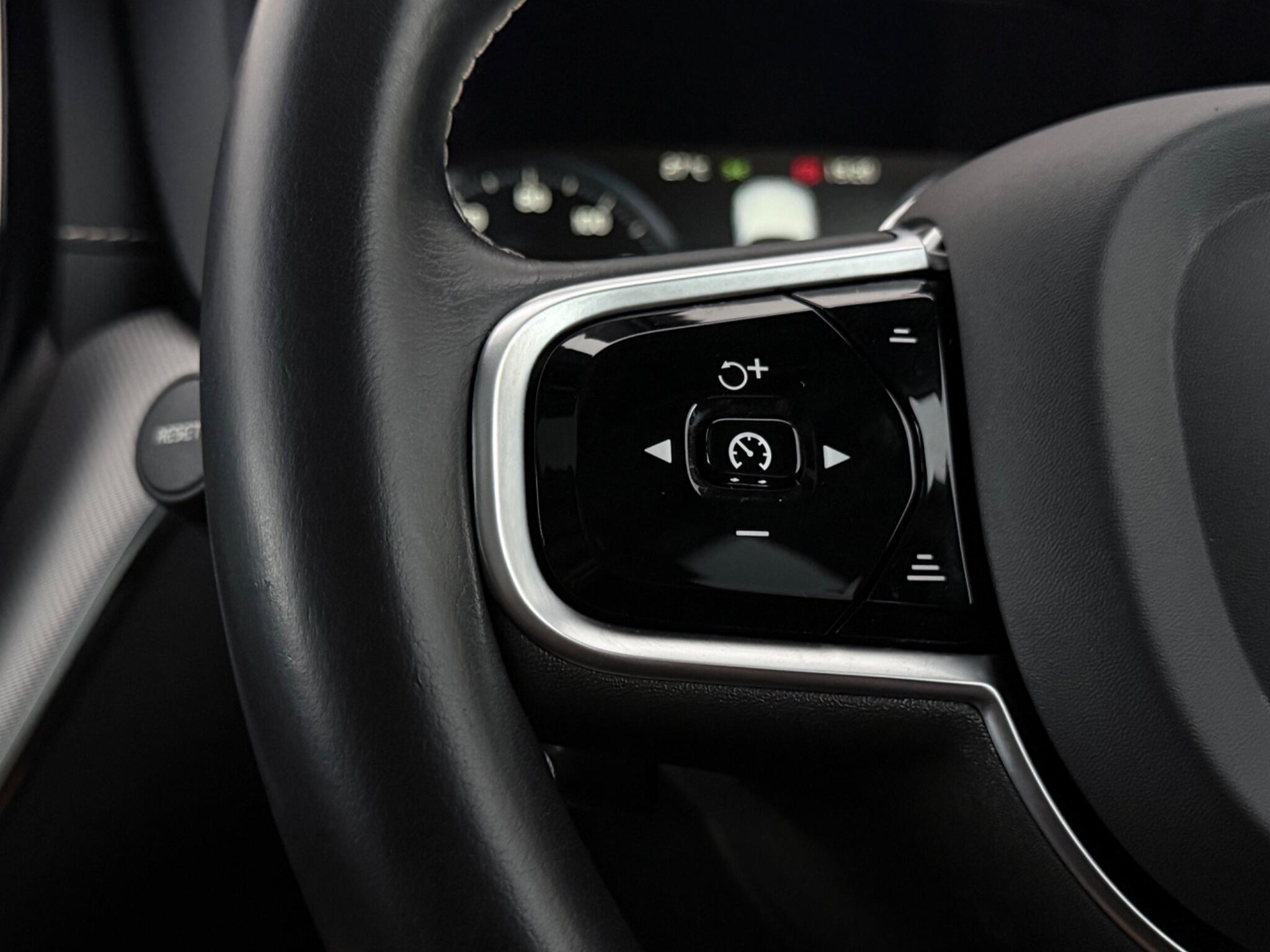 Volvo XC60 view 15