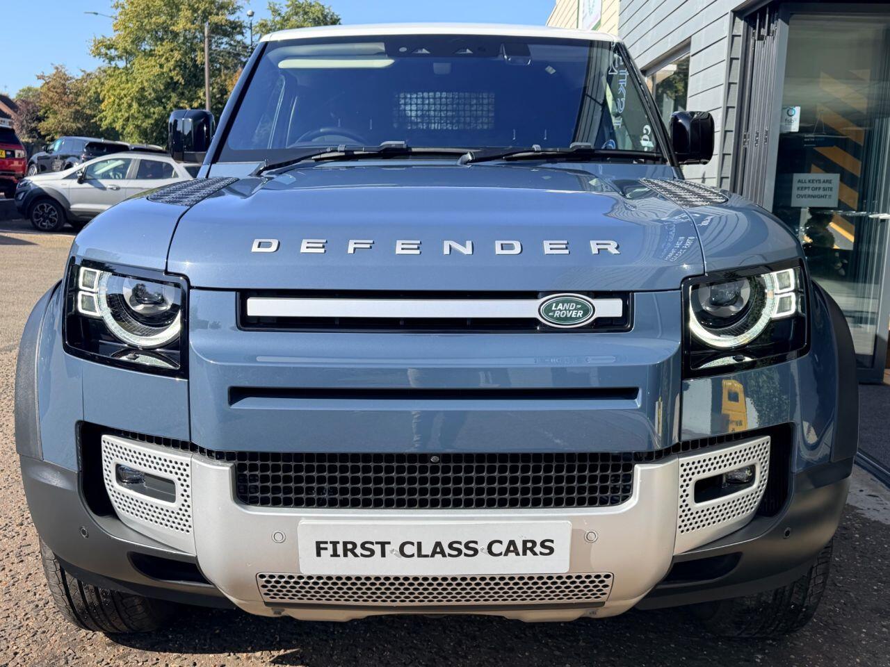 Land Rover Defender view 4
