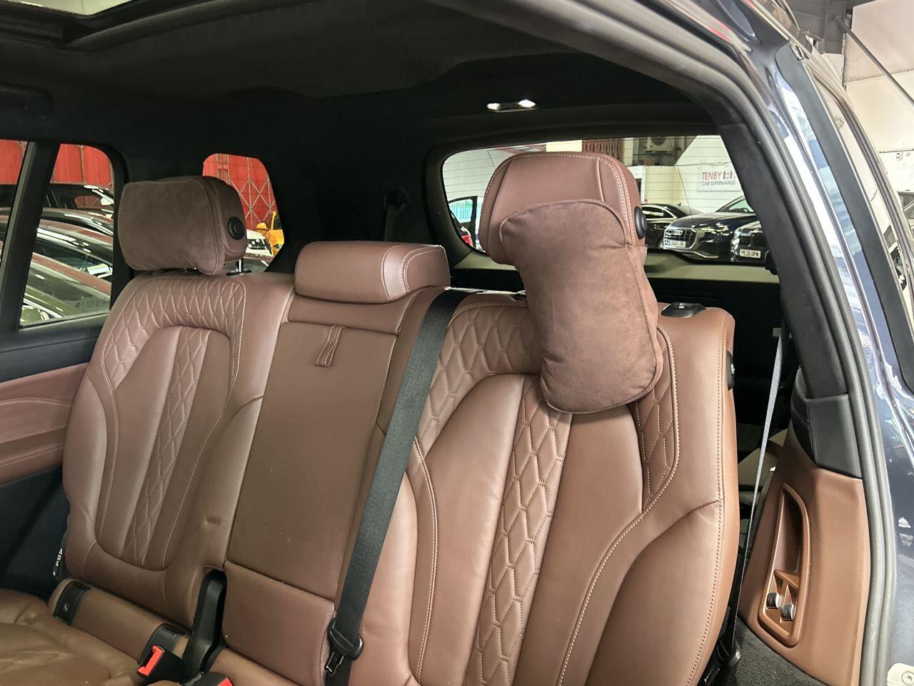 BMW X7 view 71