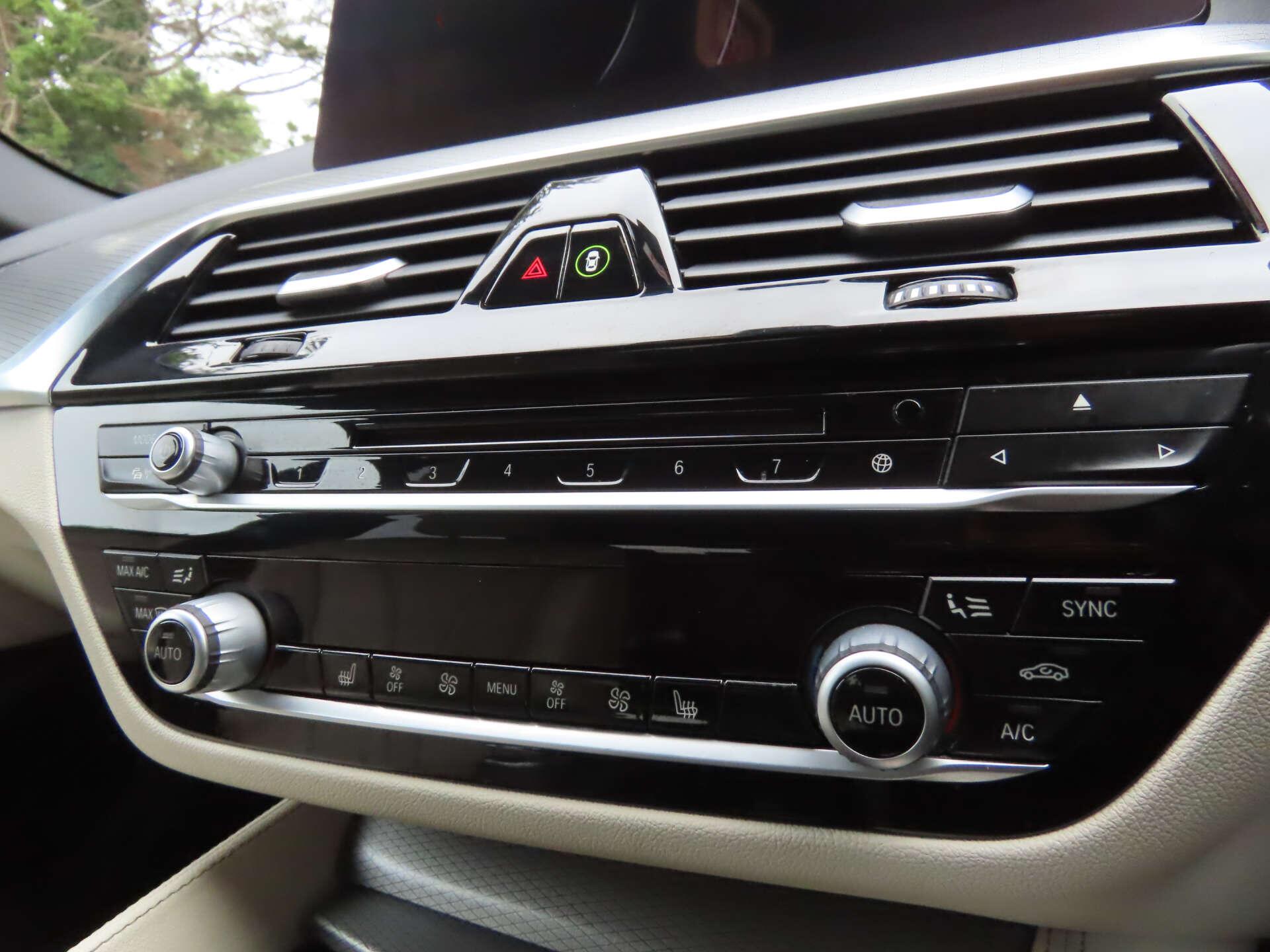 BMW 5 Series view 13