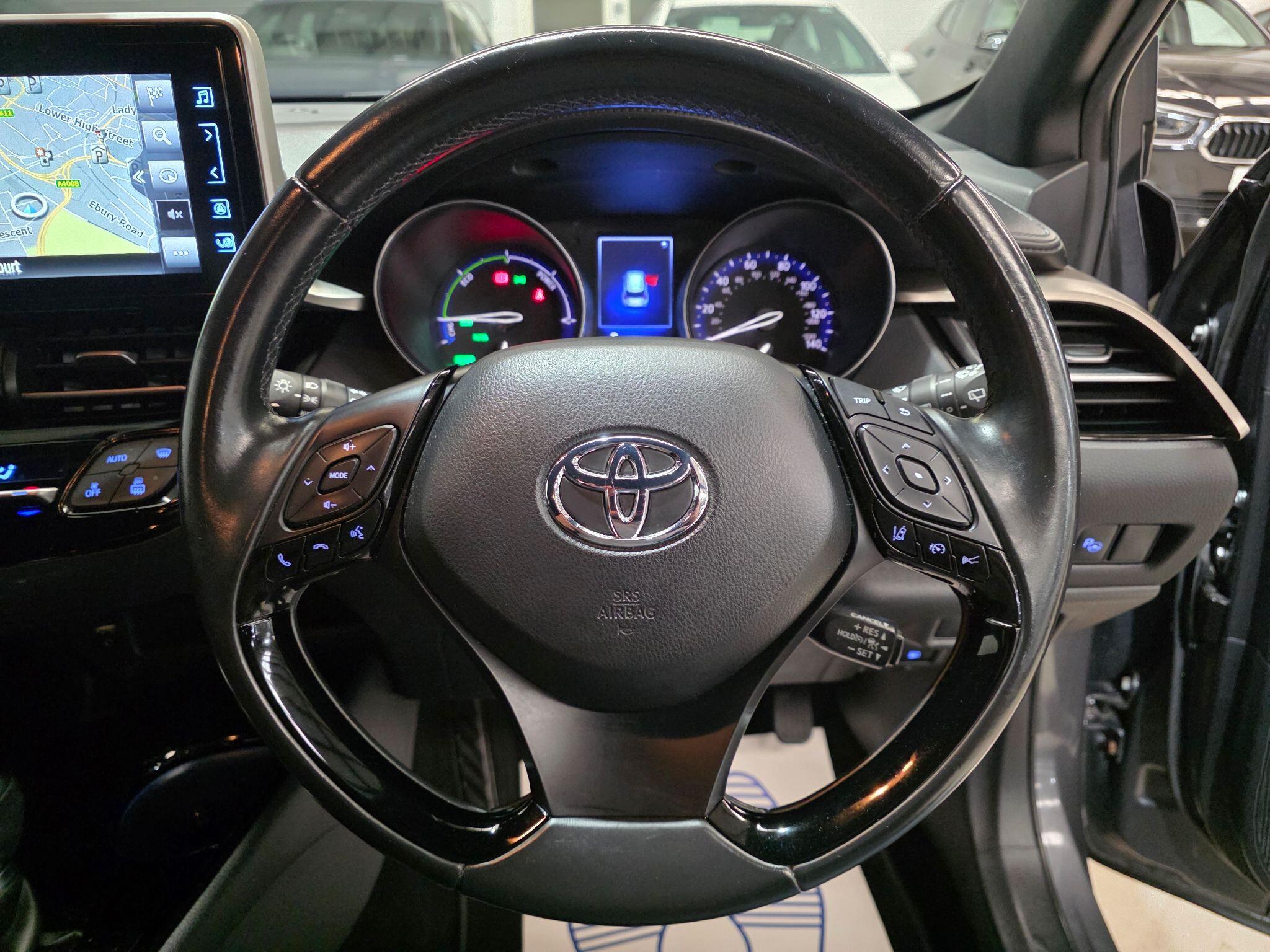 Toyota C-HR view 13