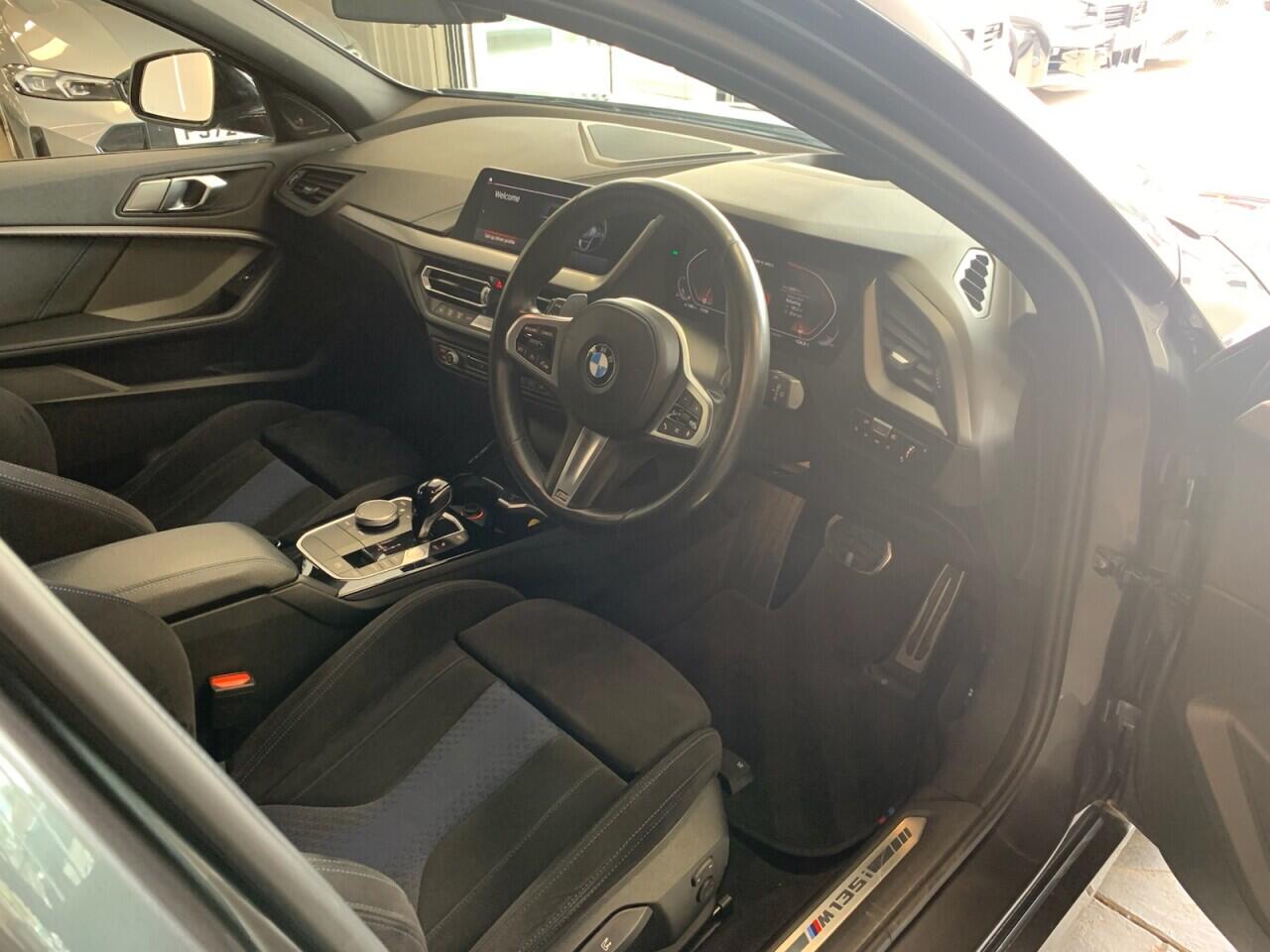 BMW 1 Series view 21