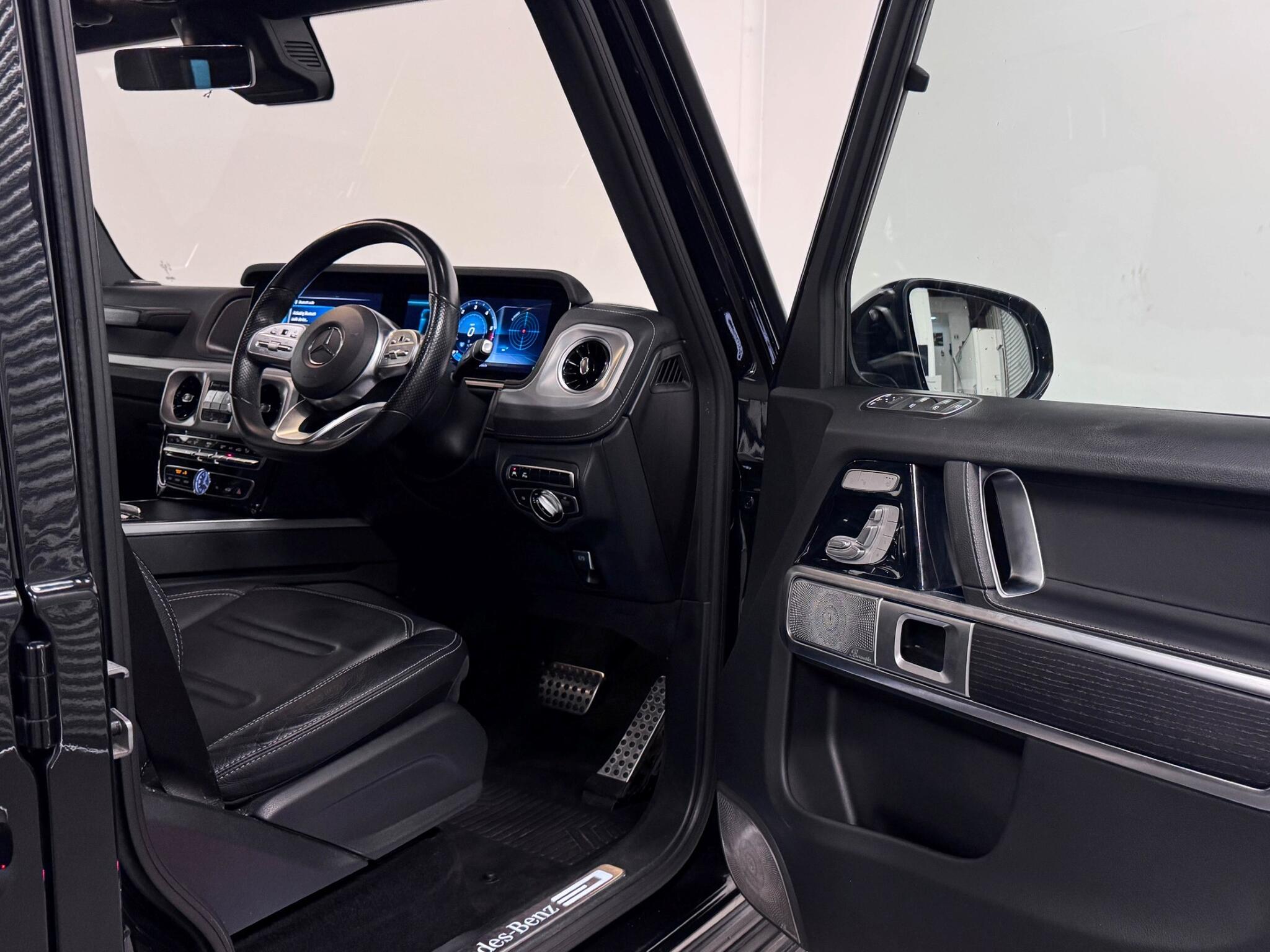 Mercedes-Benz G-Class view 33