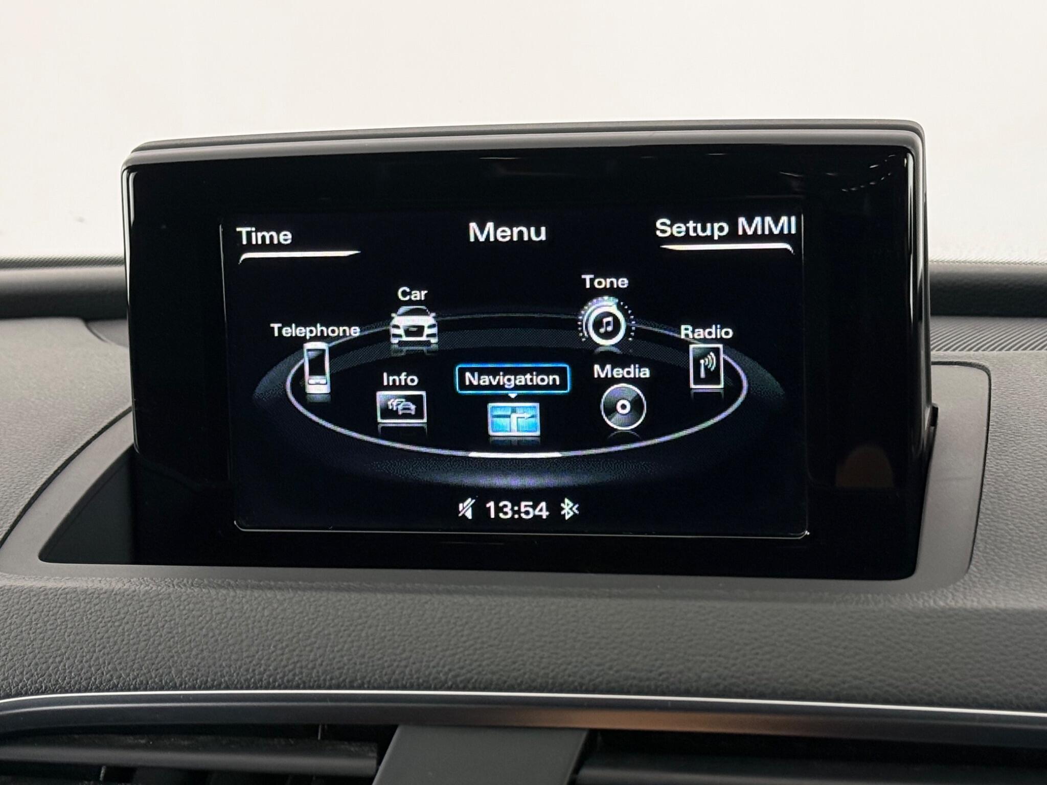 Audi Q3 view 28