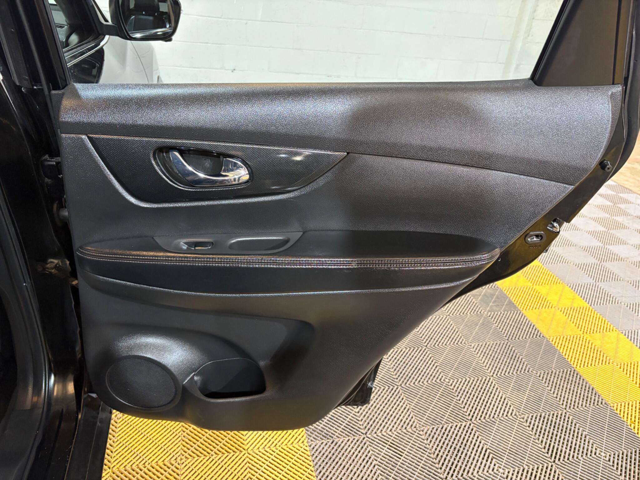 Nissan X-Trail view 46