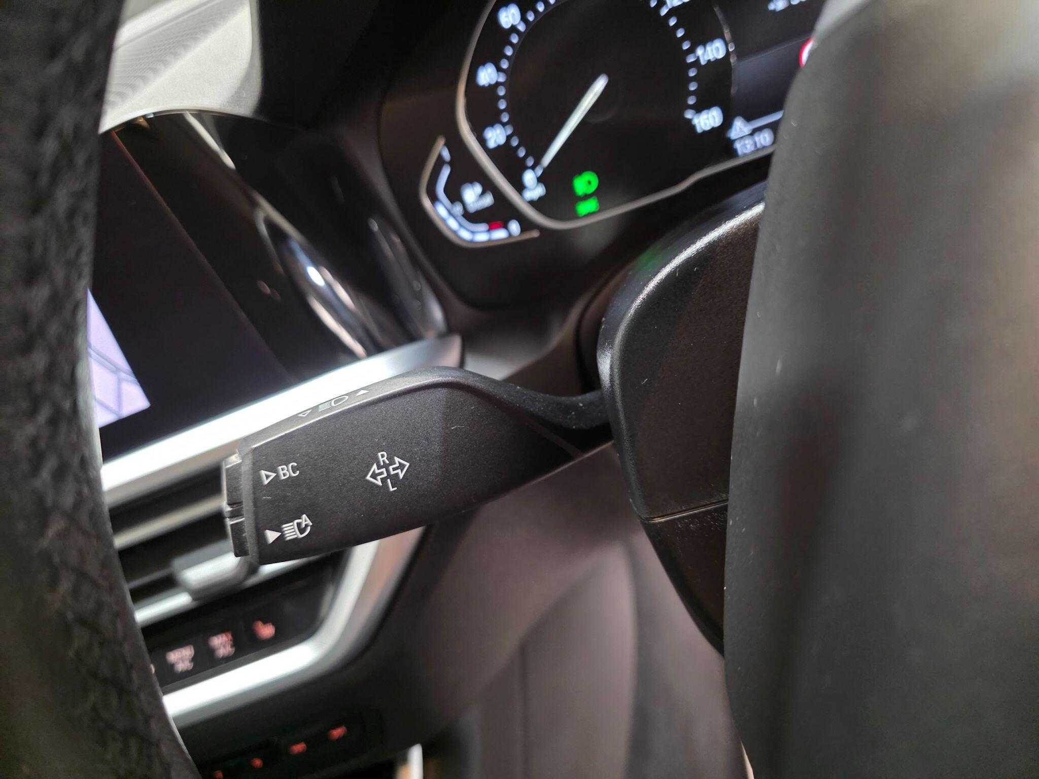 BMW 3 Series view 21