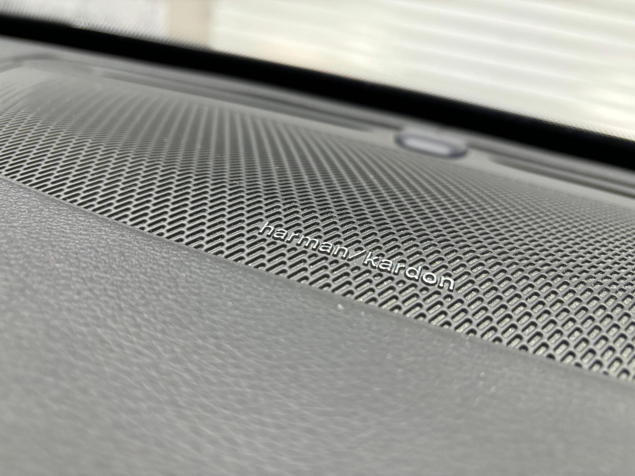 Volvo XC90 view 36