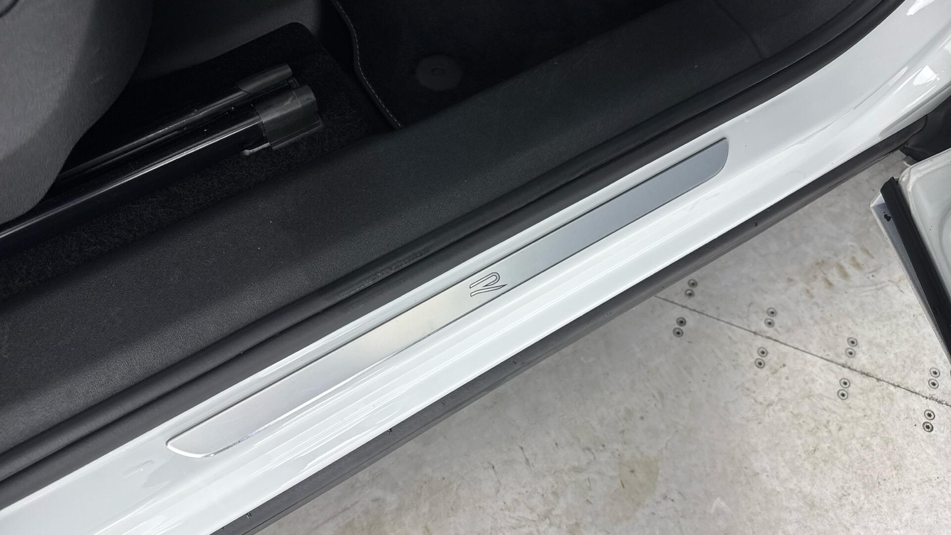 Volkswagen Tiguan view 17