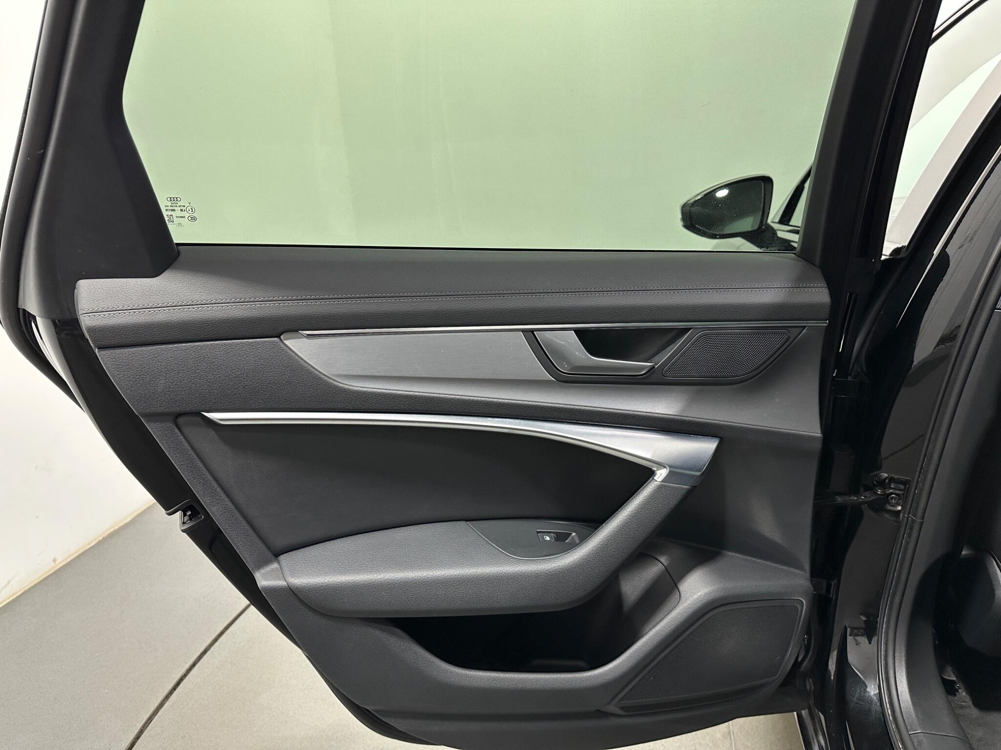 Audi A6 Saloon view 41