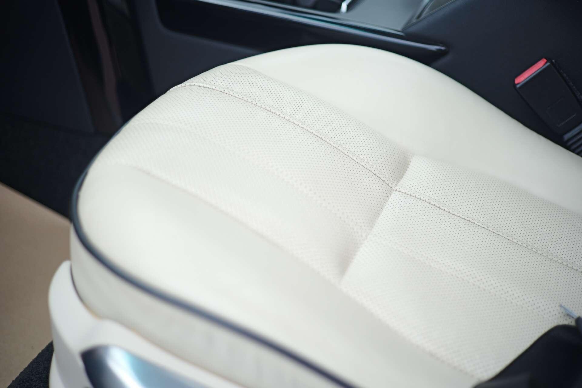 Land Rover Range Rover view 32
