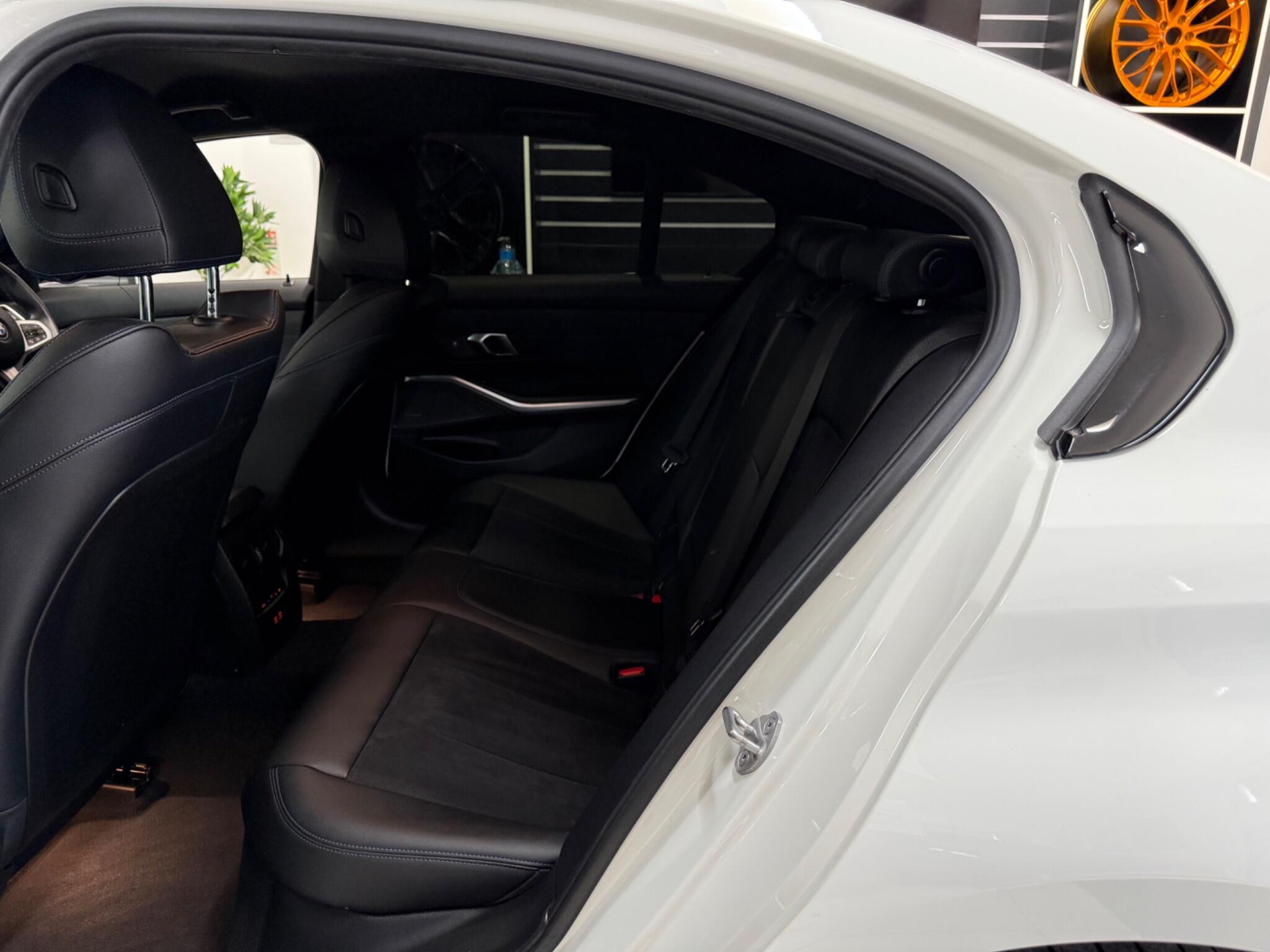 BMW 3 Series view 38