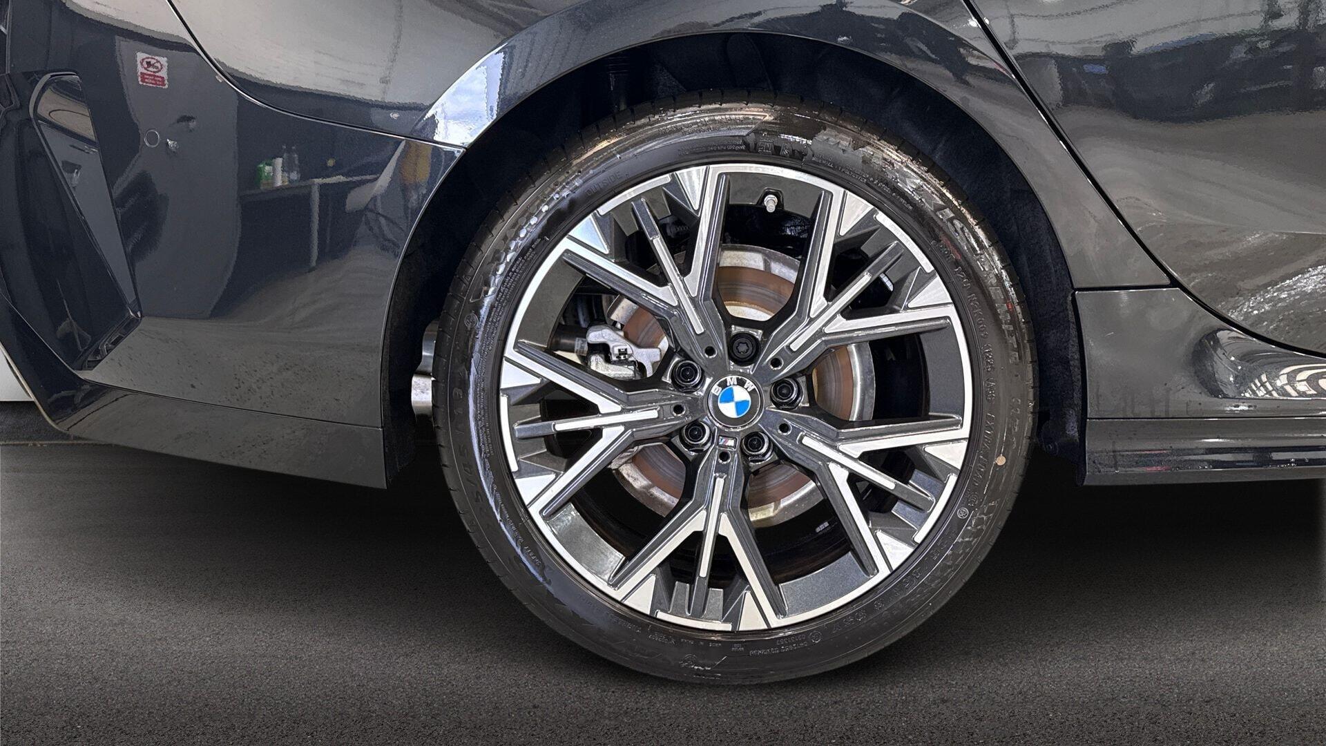 BMW 2 Series view 14