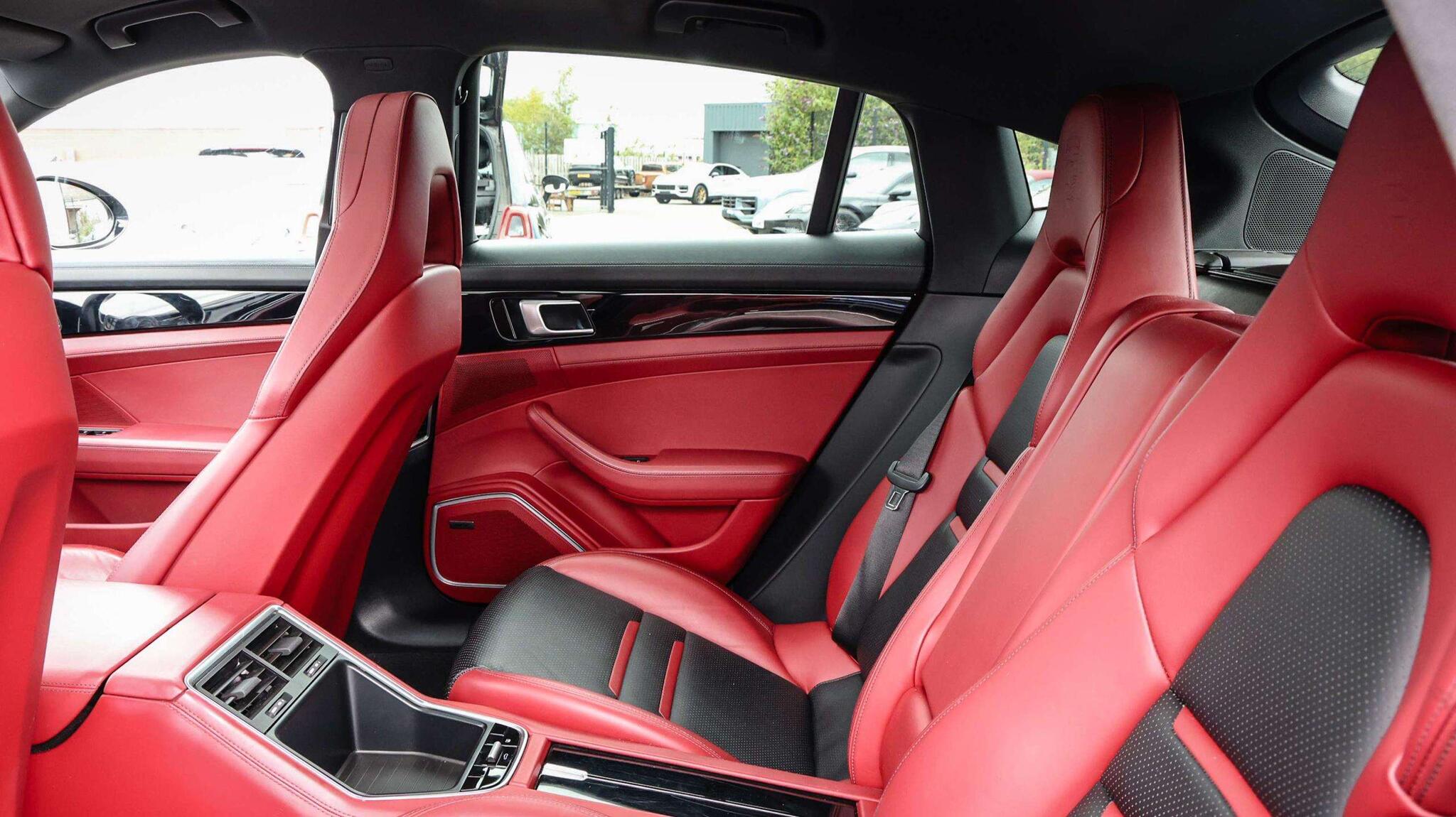 Porsche Panamera view 19