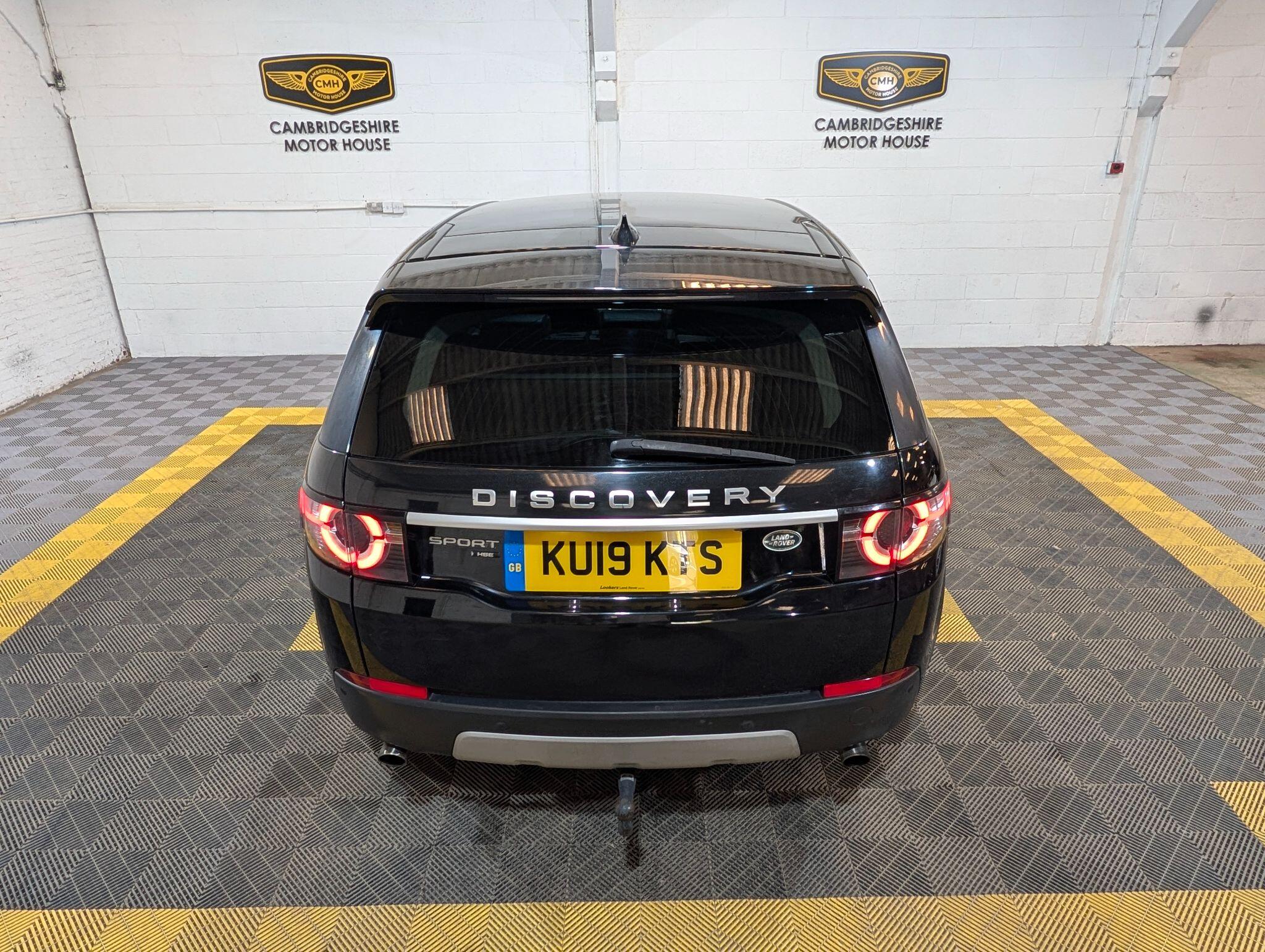 Land Rover Discovery Sport view 11