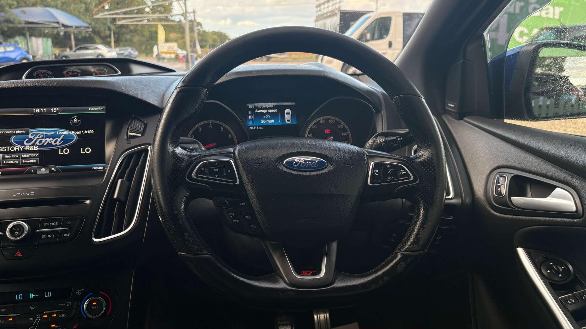 Ford Focus view 18