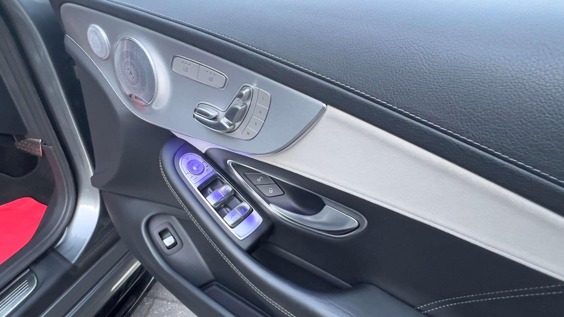 Mercedes-Benz C Class view 28