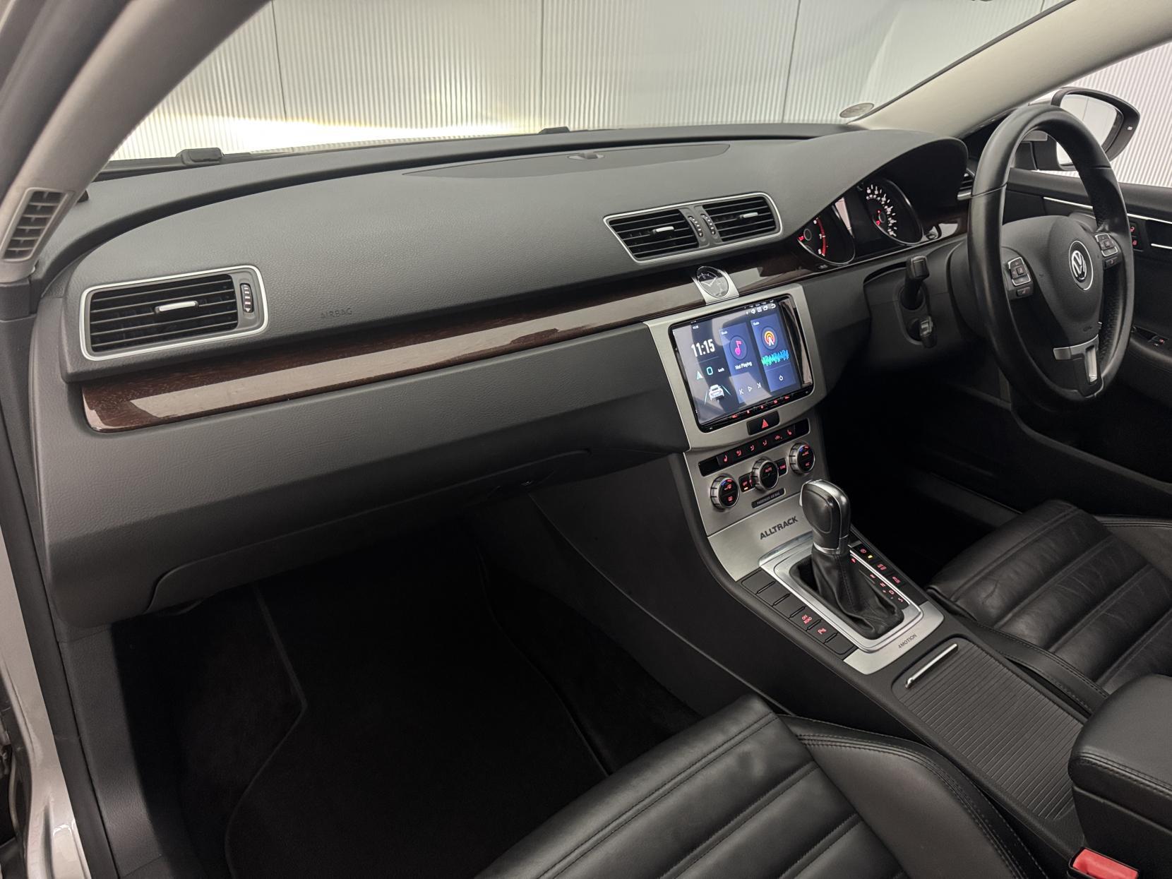 Volkswagen Passat view 55