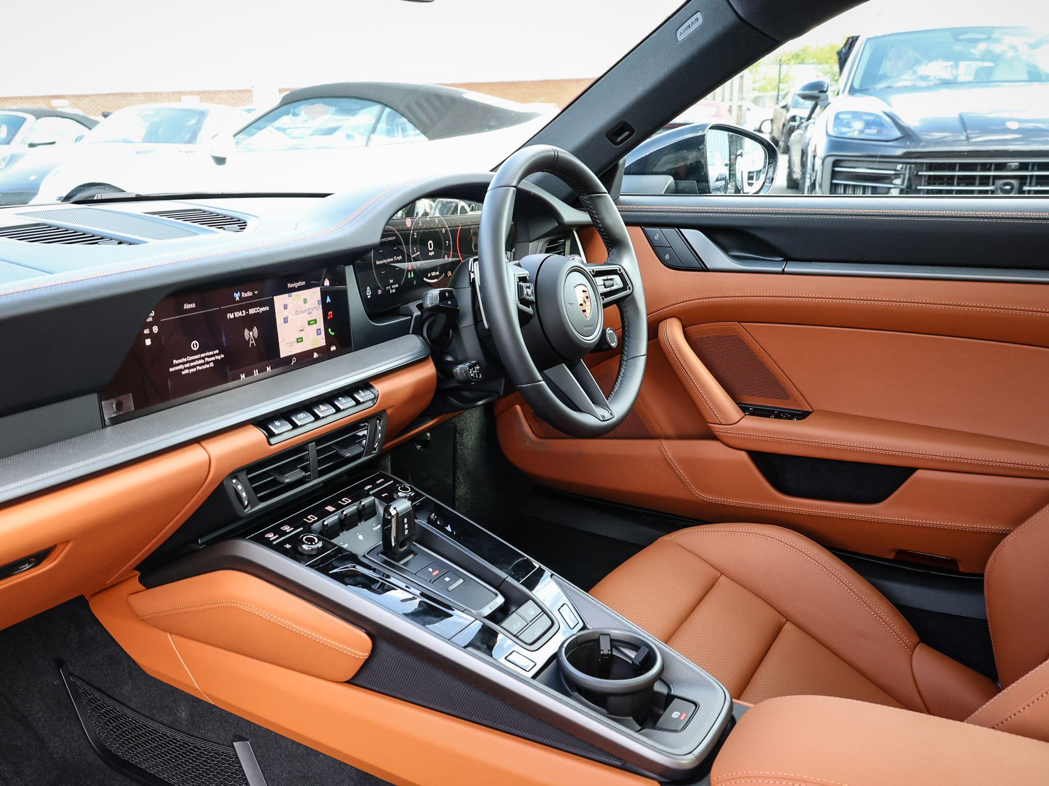Porsche 911 view 9