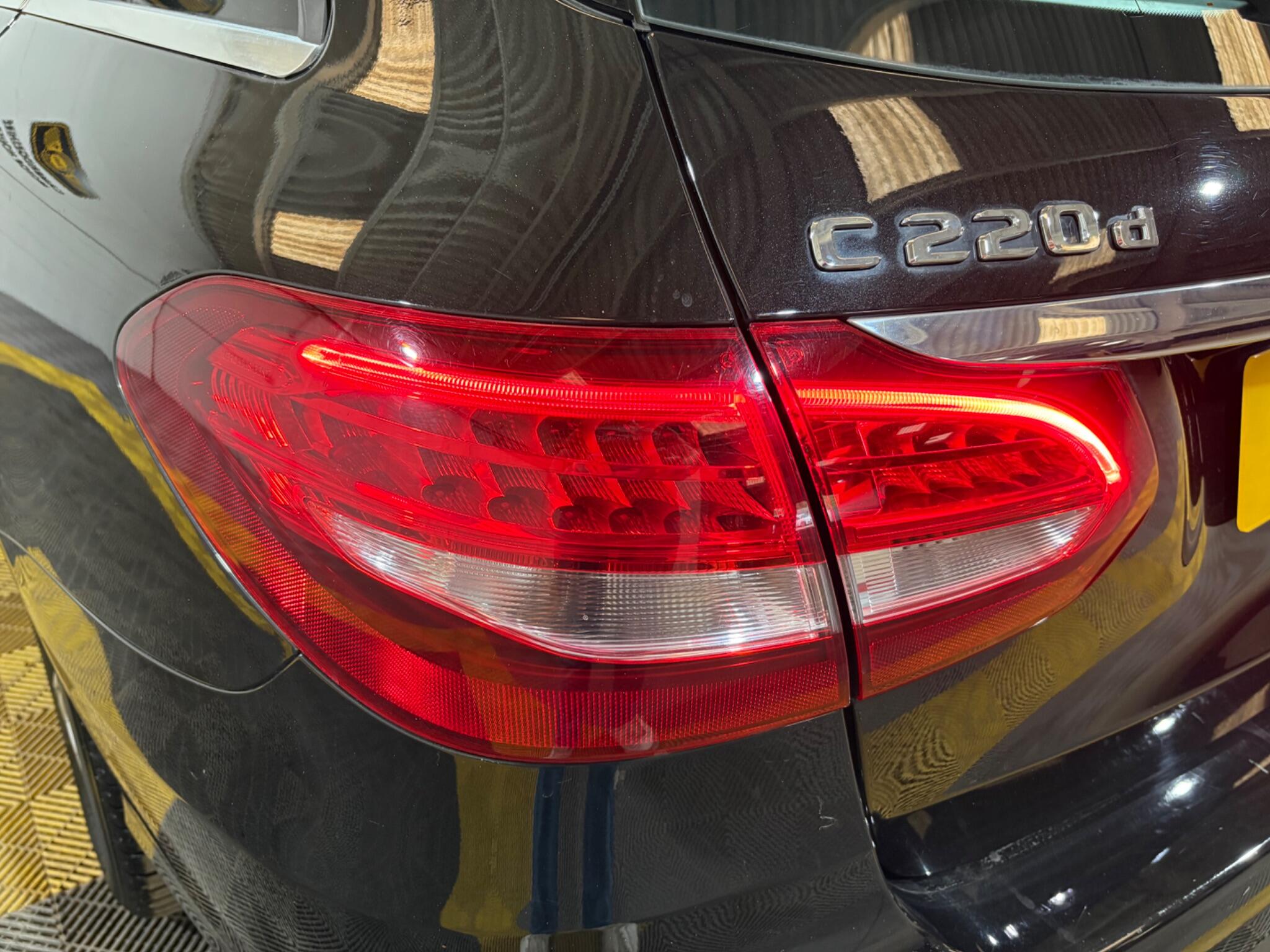 Mercedes-Benz C Class view 85