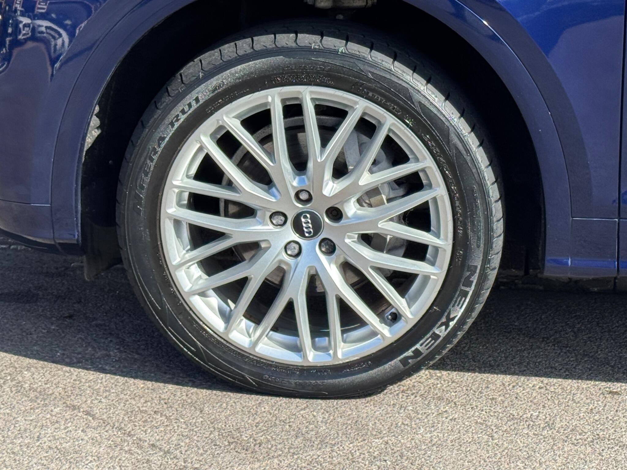 Audi Q5 view 41