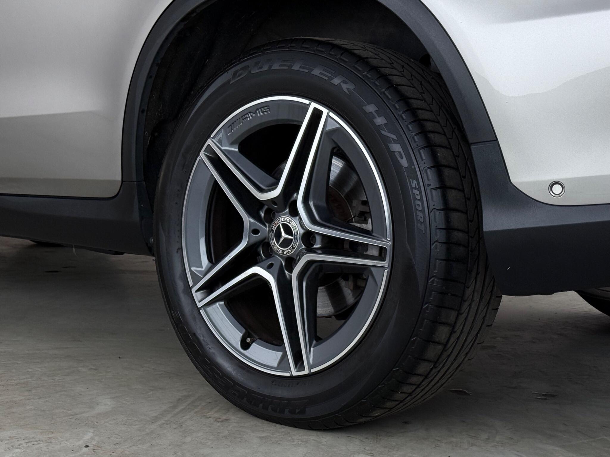 Mercedes-Benz GLC view 9