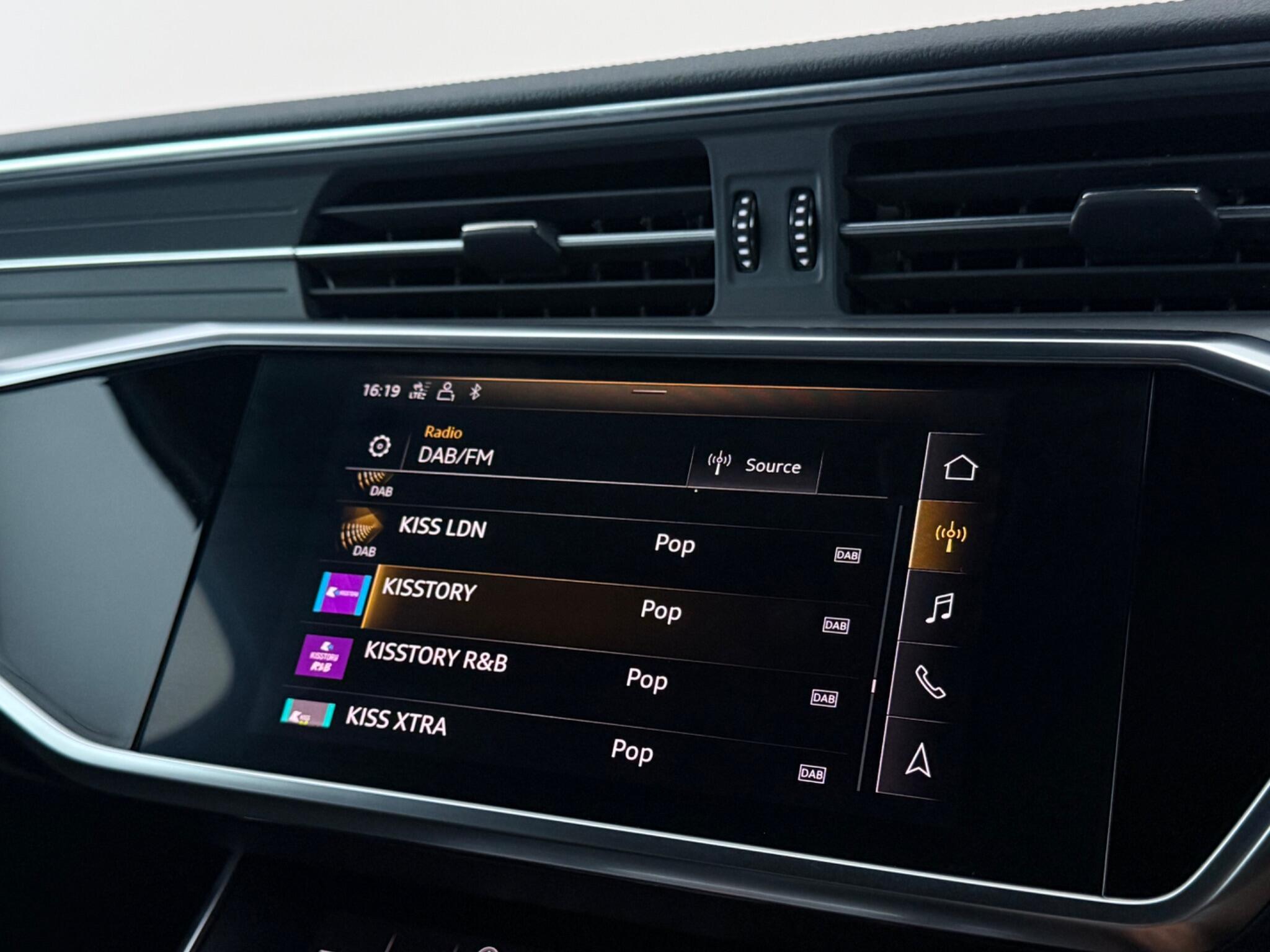 Audi A6 view 26