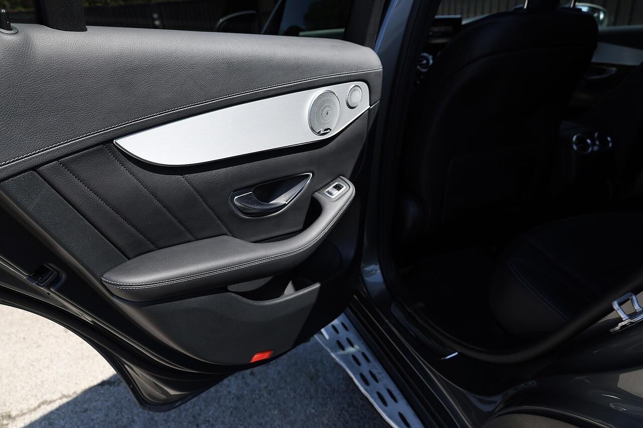 Mercedes-Benz GLC view 28