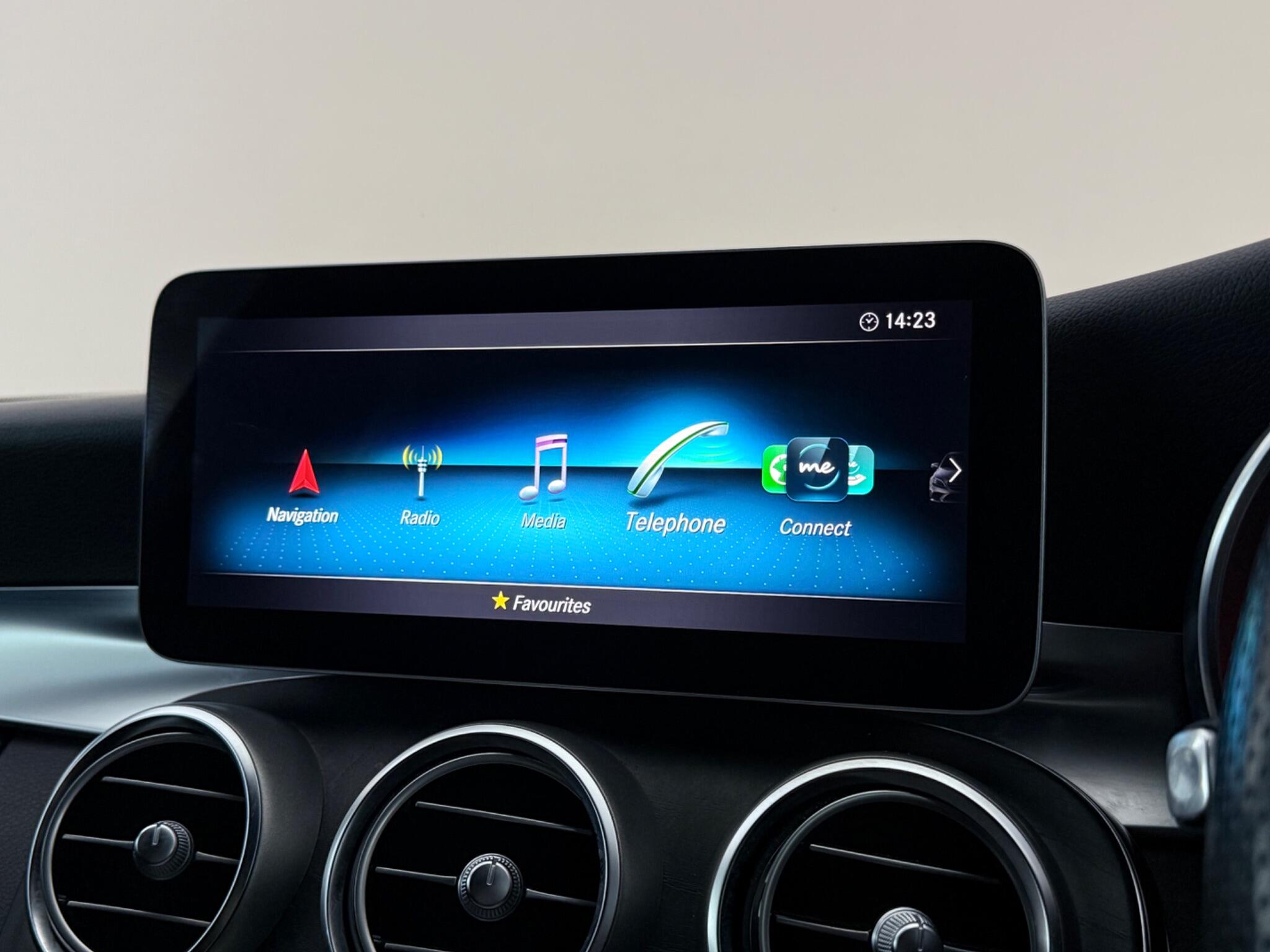 Mercedes-Benz C-Class view 27