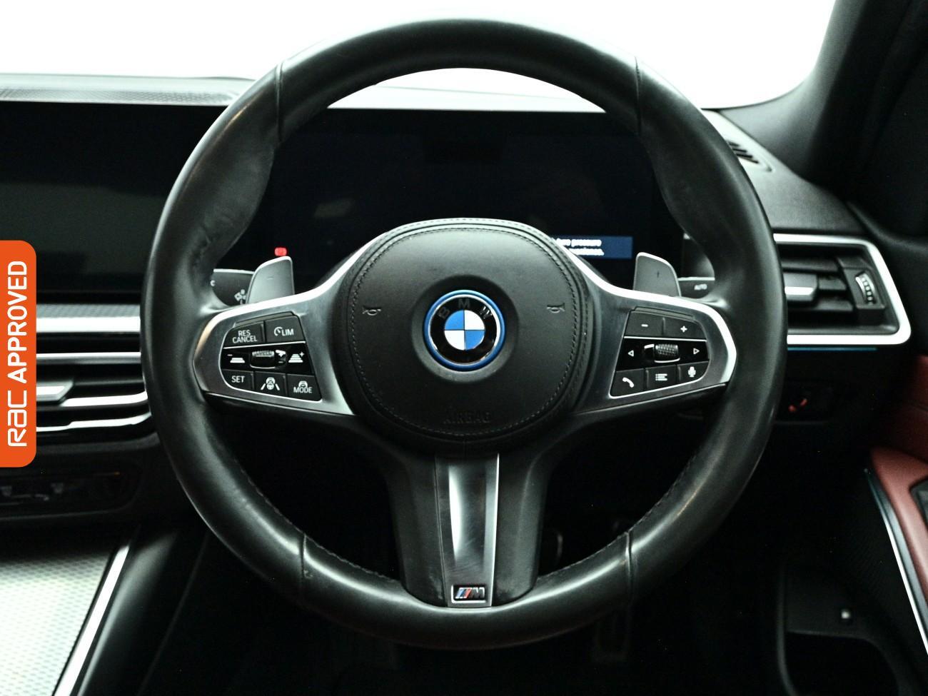 BMW 3 Series view 10