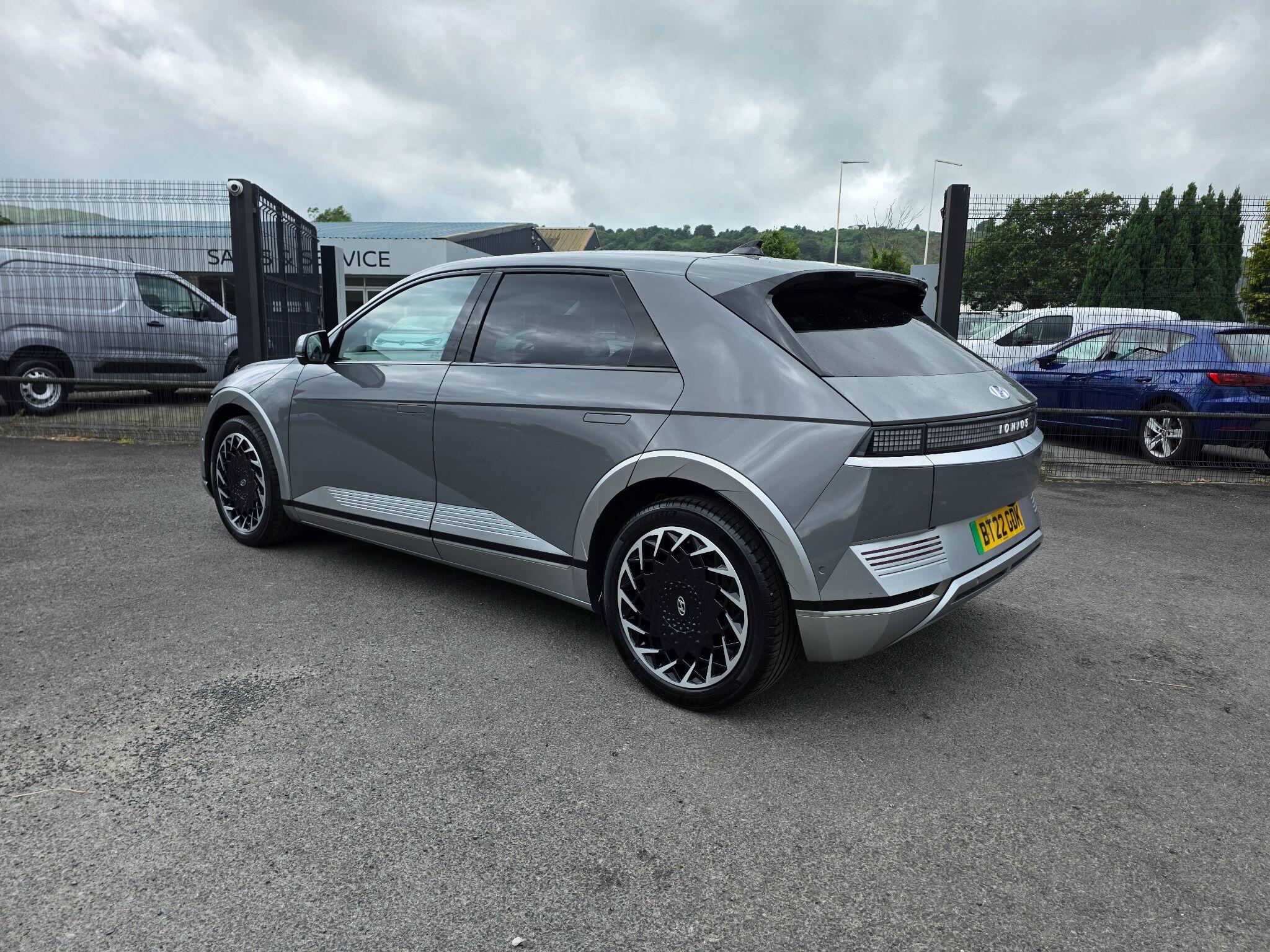 Hyundai Ioniq 5 view 2