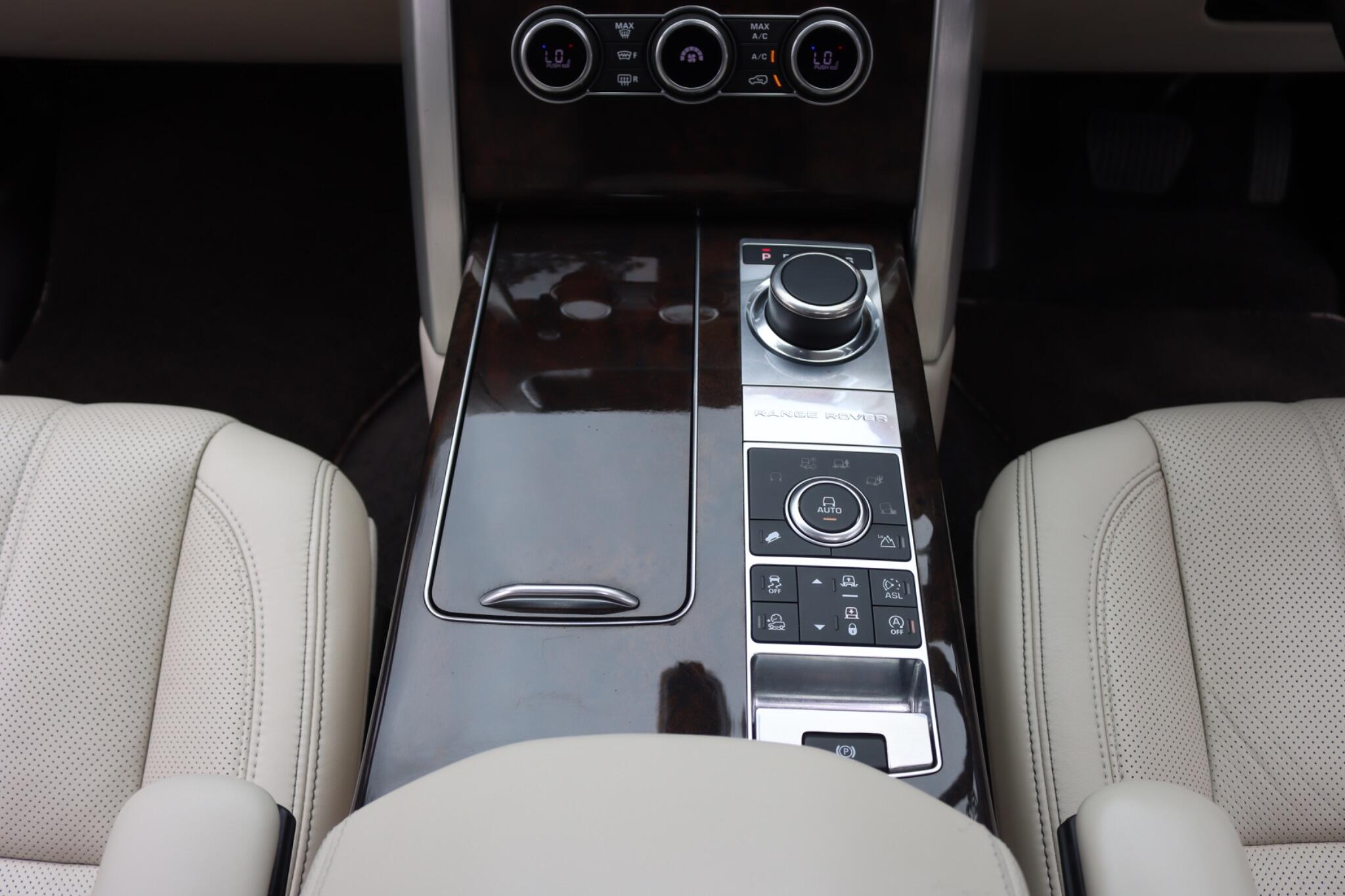 Land Rover Range Rover view 43