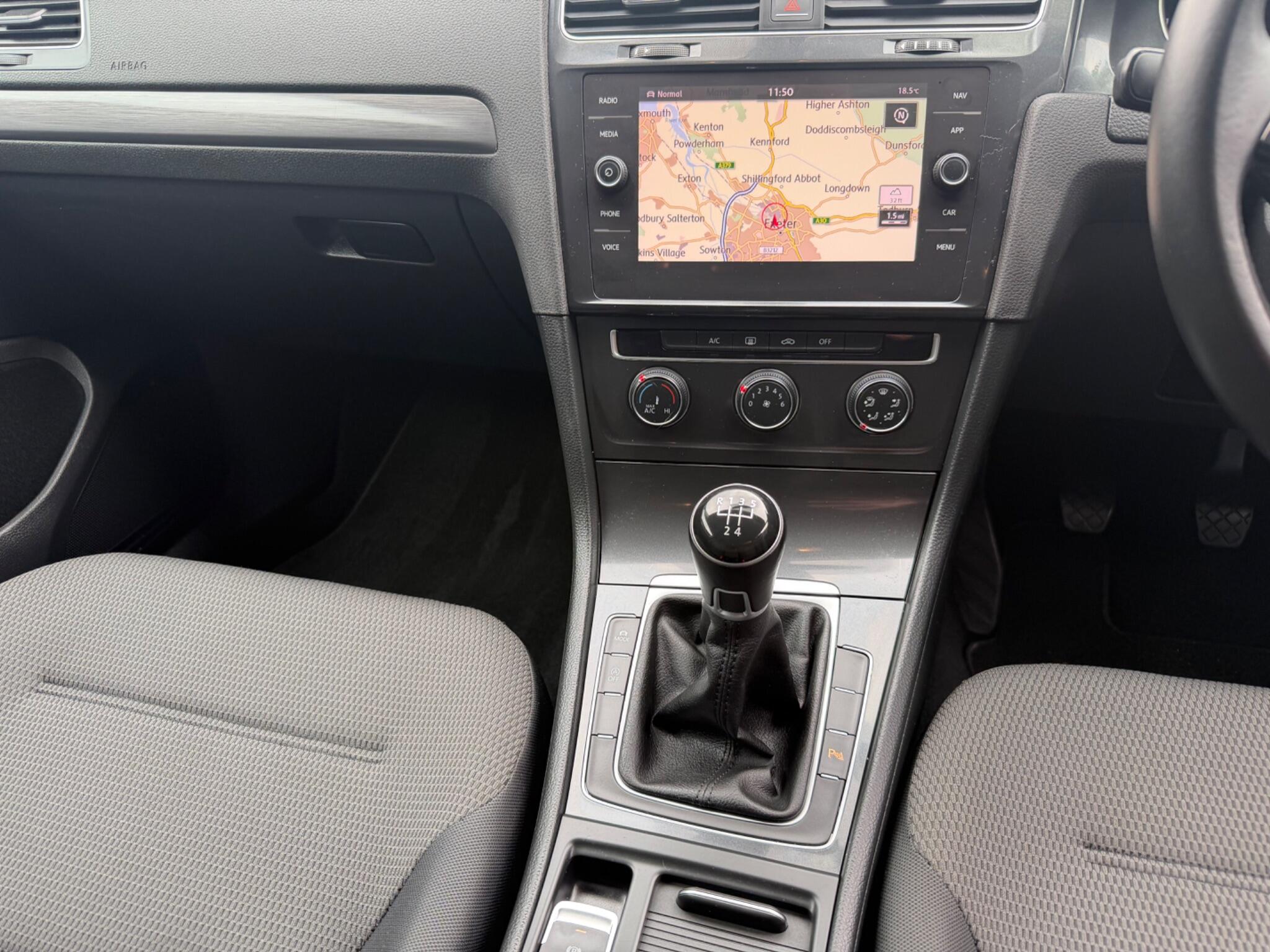 Volkswagen Golf view 4