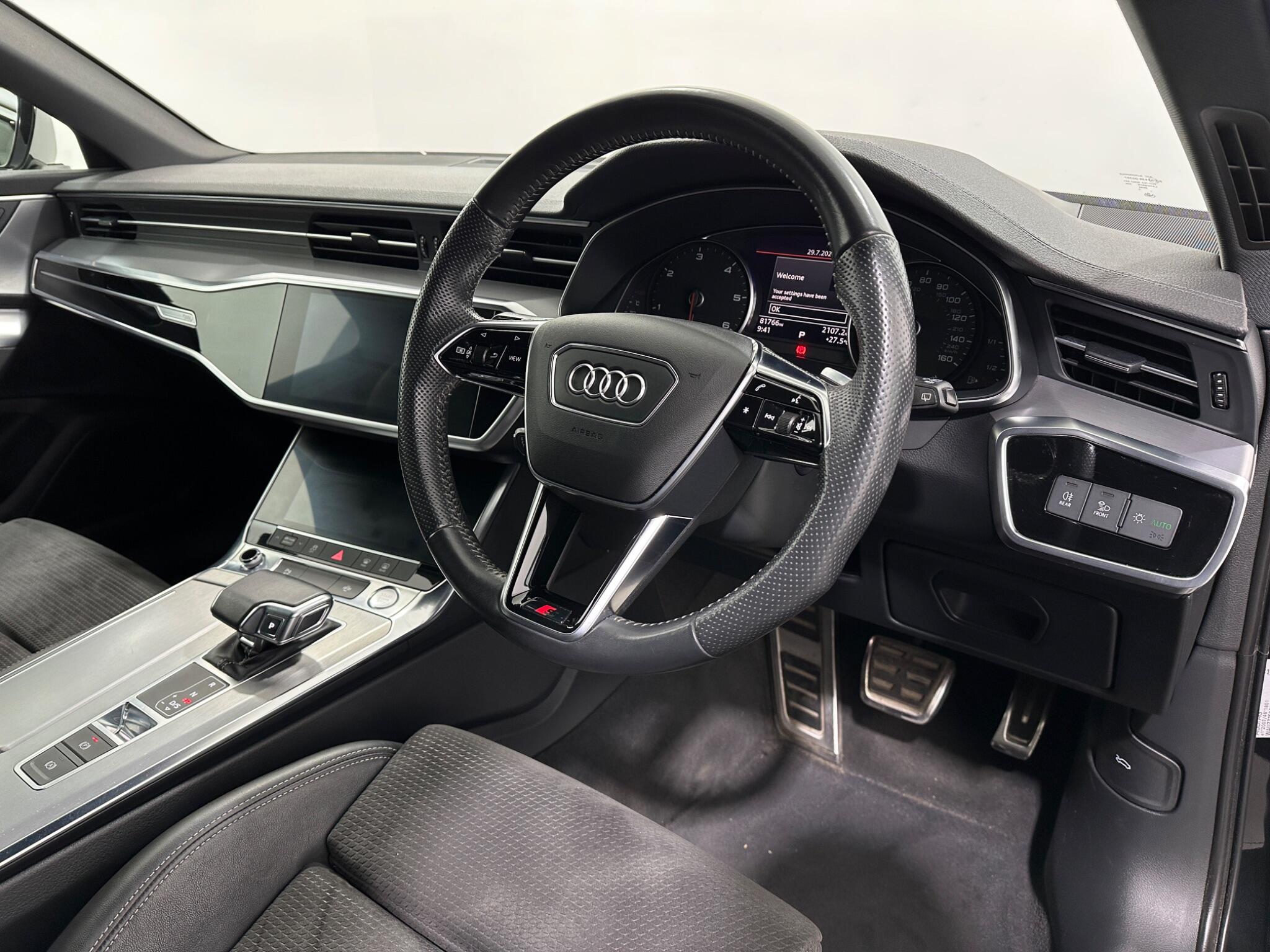 Audi A6 view 11
