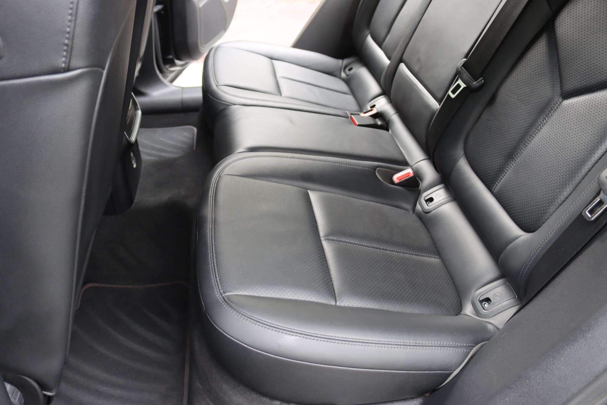 Porsche Macan view 5