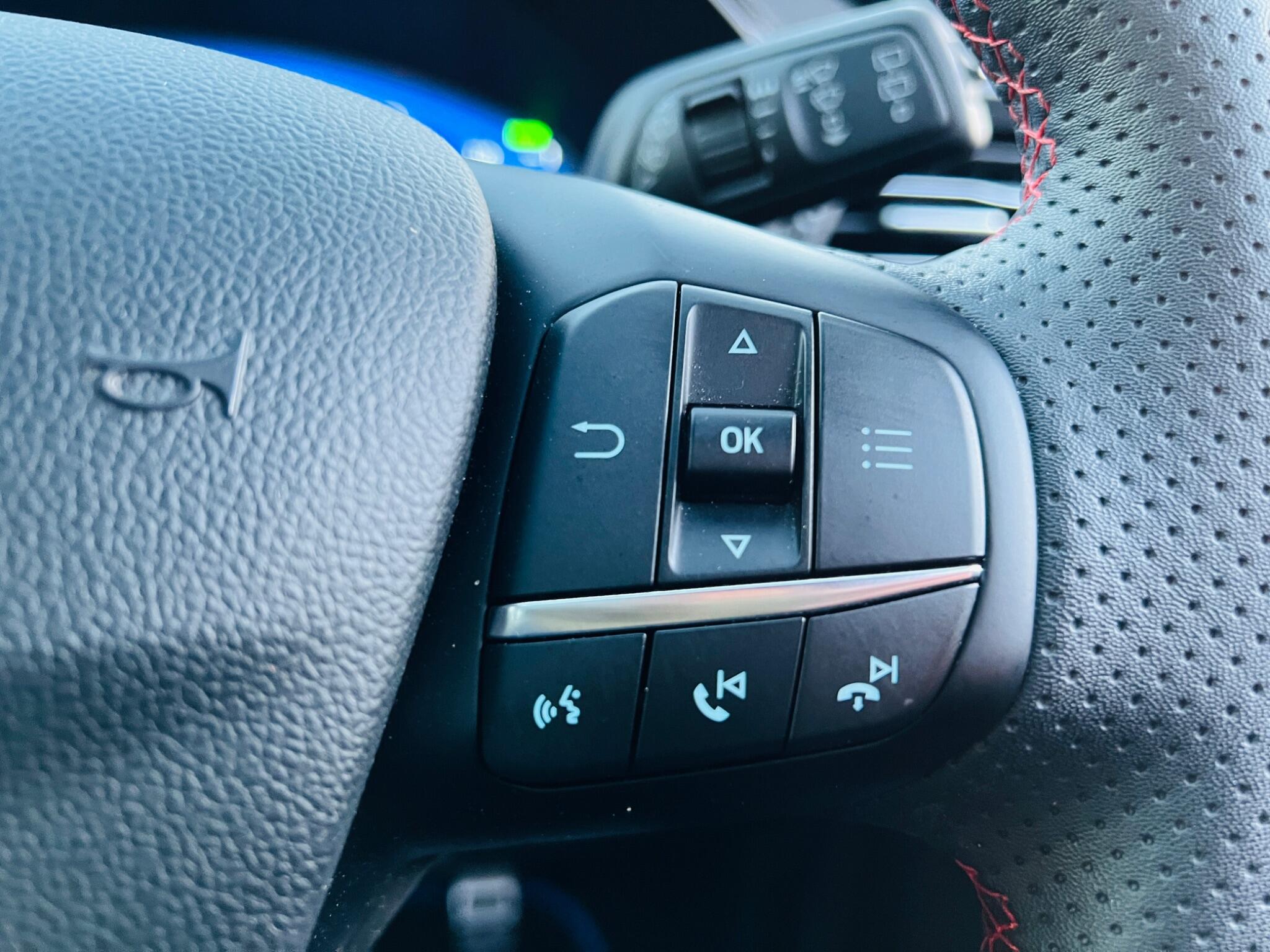 2023 Ford Kuga 2.5 EcoBoost Duratec 14.4kWh ST-Line X CVT Euro 6 (s/s) 5dr • 23,532 miles image 32