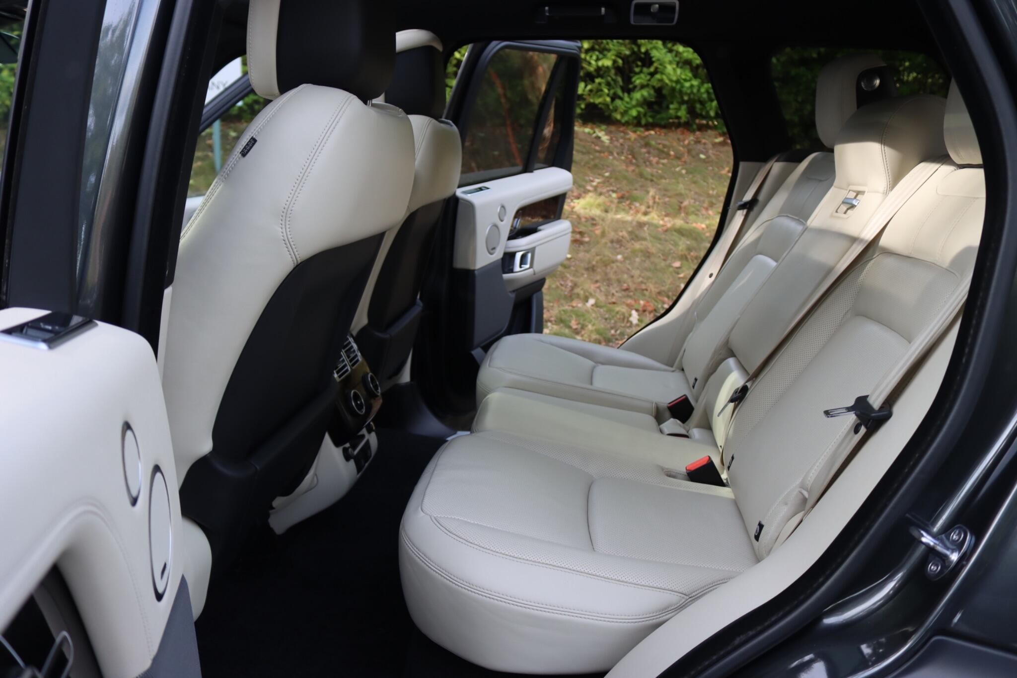 Land Rover Range Rover view 9
