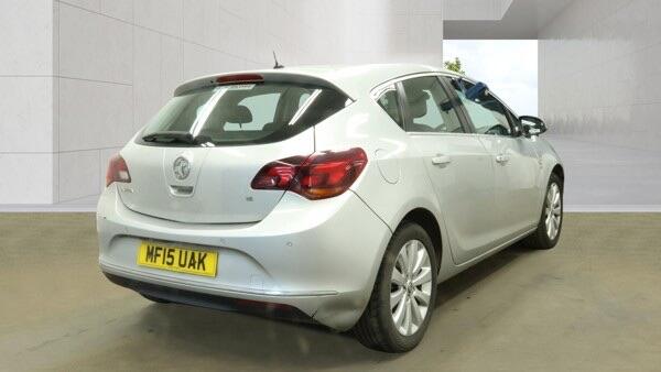 Vauxhall Astra view 4
