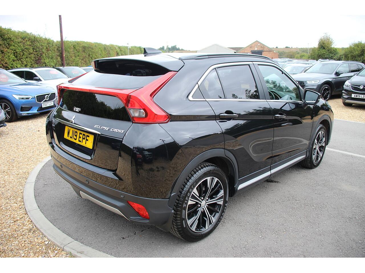 Mitsubishi Eclipse Cross view 11