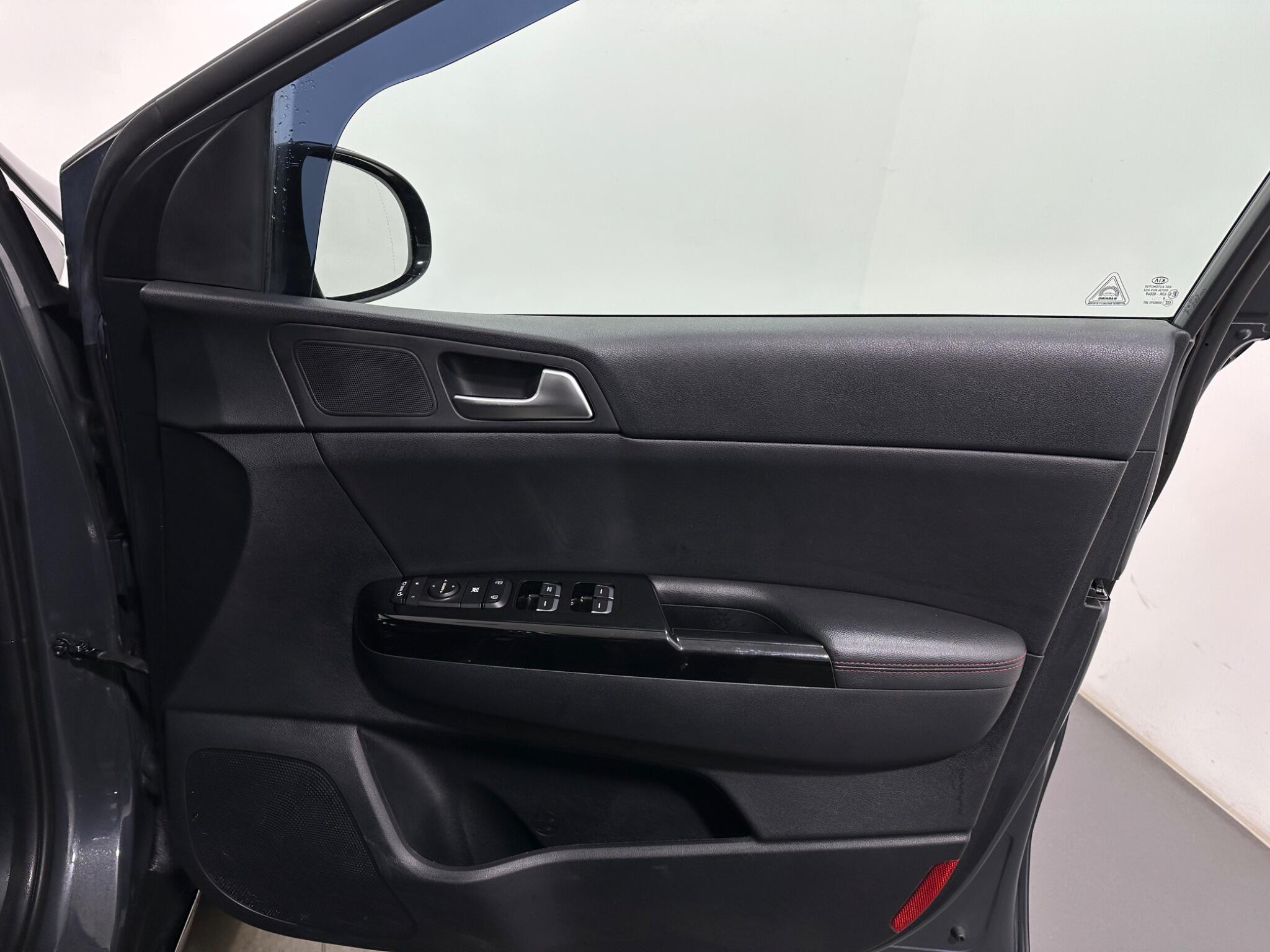 Kia Sportage view 34