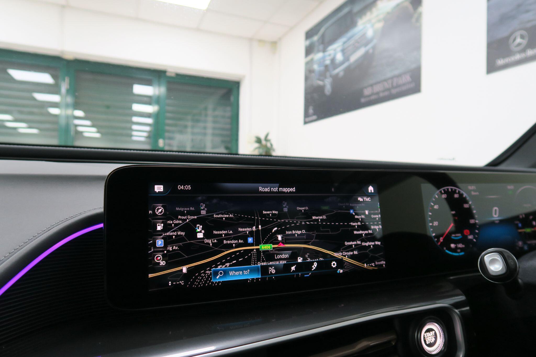 Mercedes-Benz EQC view 13