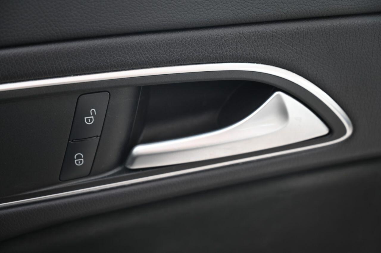Mercedes-Benz Cla view 35